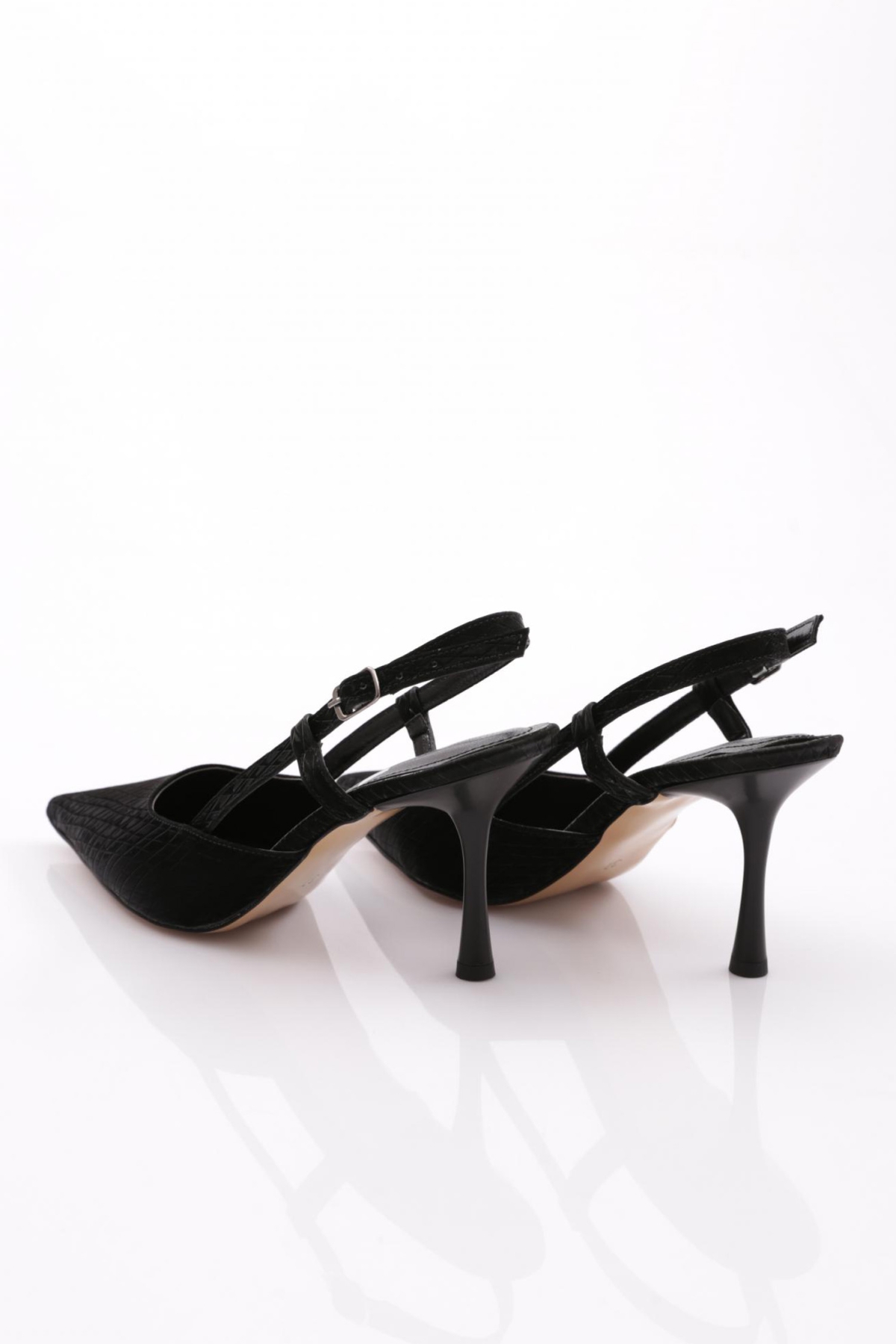 7001 Kadin Arkadan Bağlama Topuklu Ayakkabi - Görsel 4