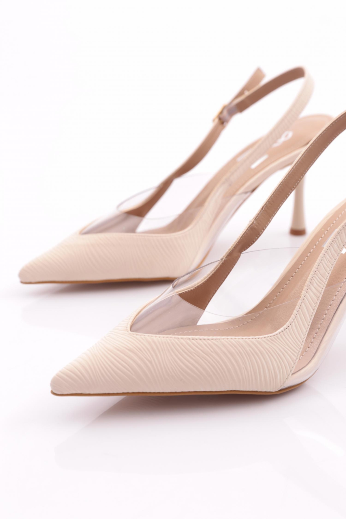 7020 Kadin Arkasi Açik Topuklu Ayakkabi - Görsel 5