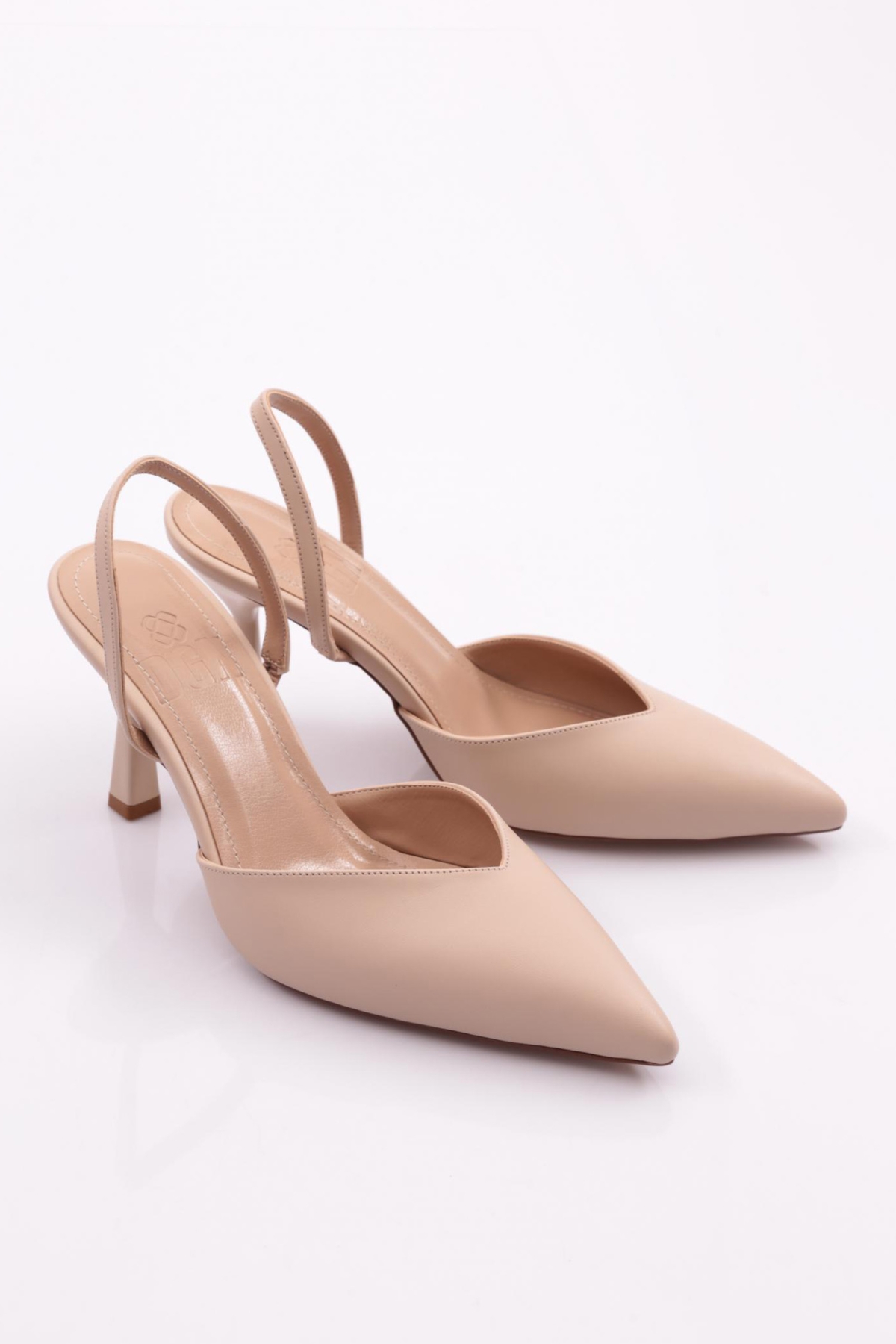 7073 Kadin Önü Kapali Sivri Burun Topuklu Ayakkabi - Görsel 3