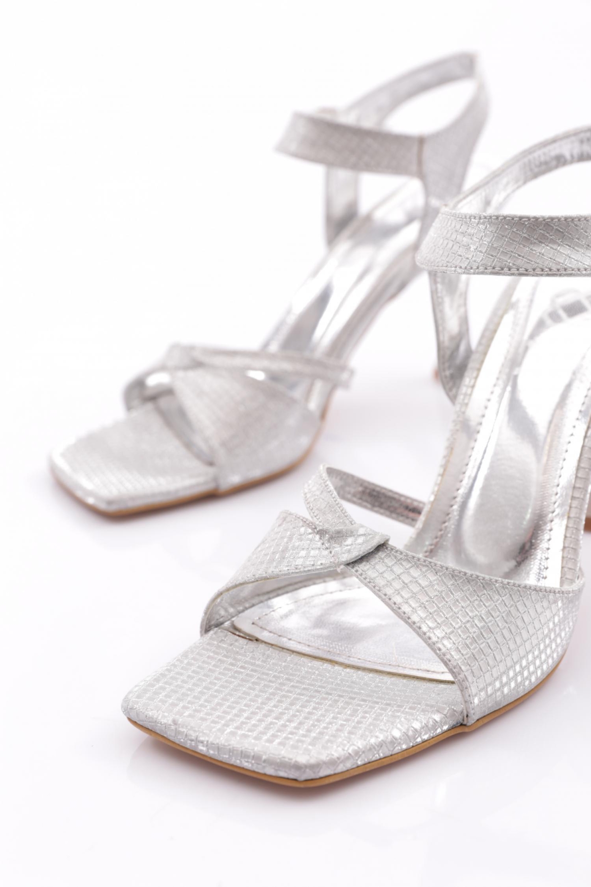 4024 Kadin Bilekten Bağlamali Topuklu Ayakkabi - Görsel 5