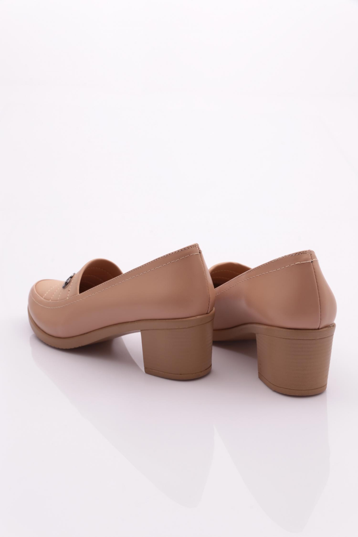 23042 Kadin Topuklu Ayakkabi - Görsel 4