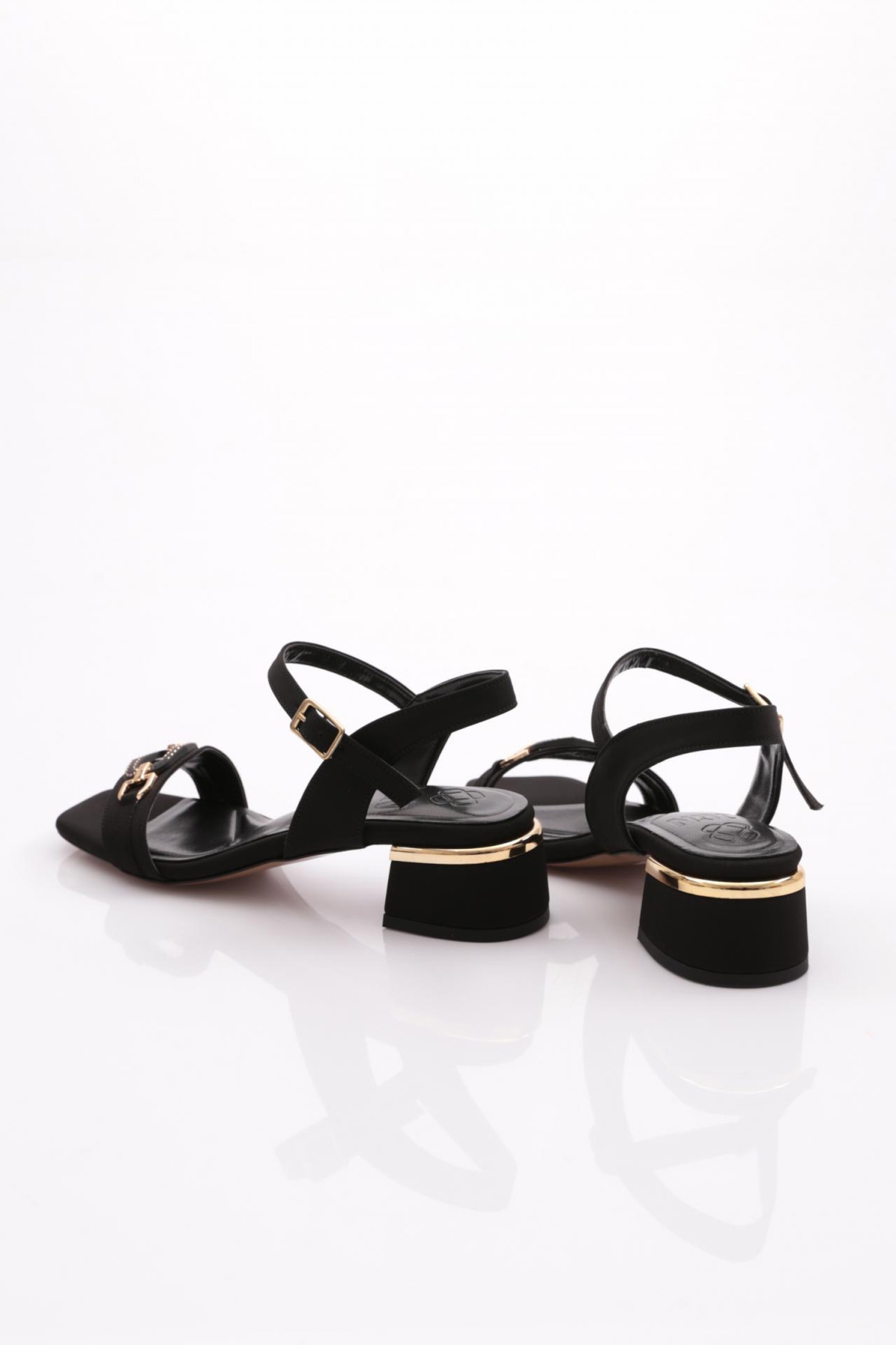 105 Kadin Bilekten Bağlamali Kemerli Topuklu Ayakkabi - Görsel 4