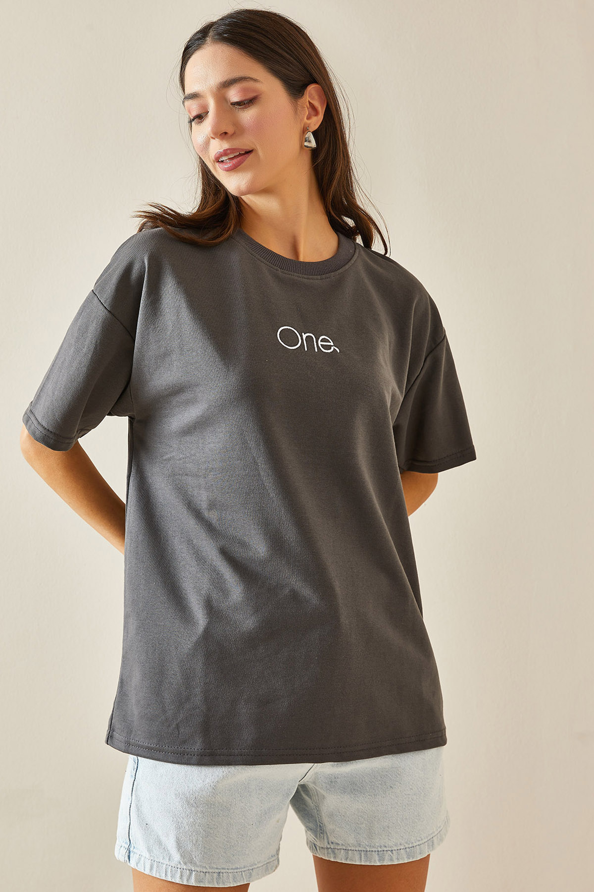 Antrasit Bisiklet Yaka Yazılı Oversize Tshirt 5YXK1-48703-36