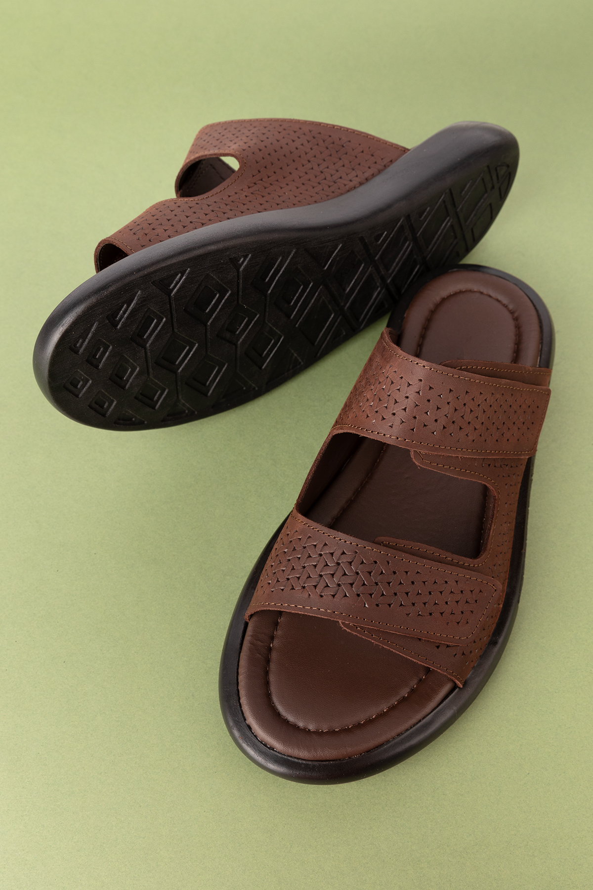 Gondol Erkek Hakiki Deri Cırtlı Ayarlanabilir Rahat Terlik esm.6016 - Görsel 7