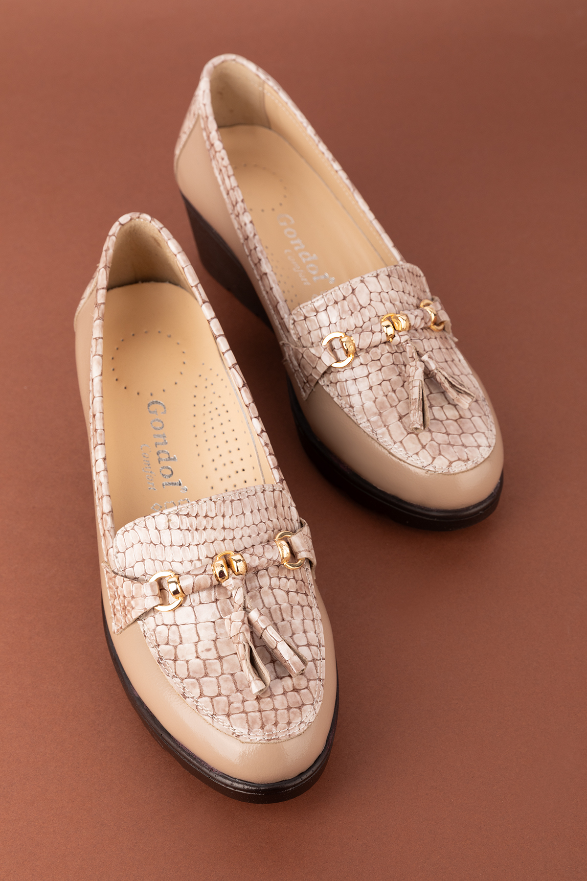 Gondol Kadın Hakiki Deri Dolgu Topuk Rahat Şık Anne Ayakkabısı ell.6821 - Görsel 3