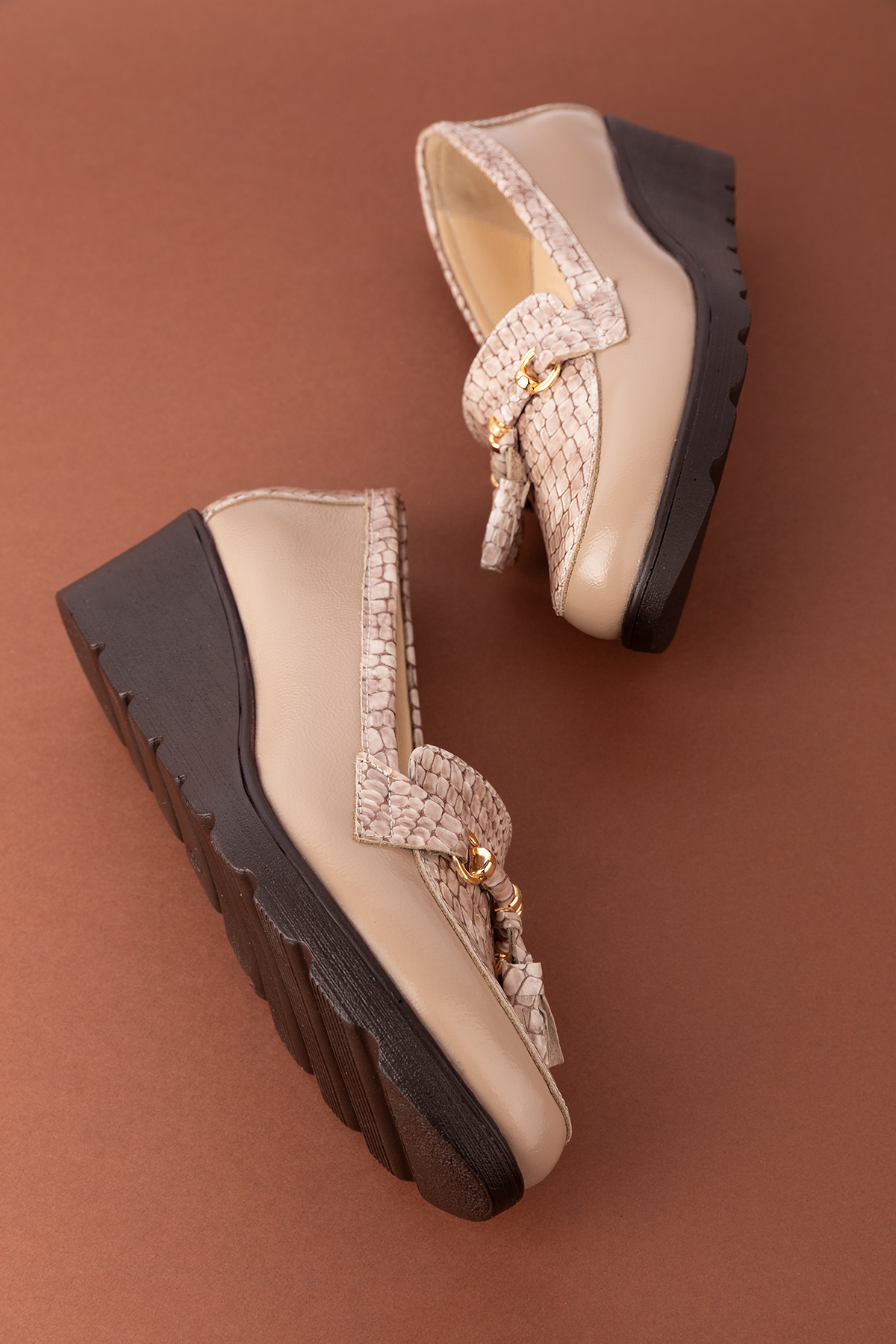 Gondol Kadın Hakiki Deri Dolgu Topuk Rahat Şık Anne Ayakkabısı ell.6821 - Görsel 6