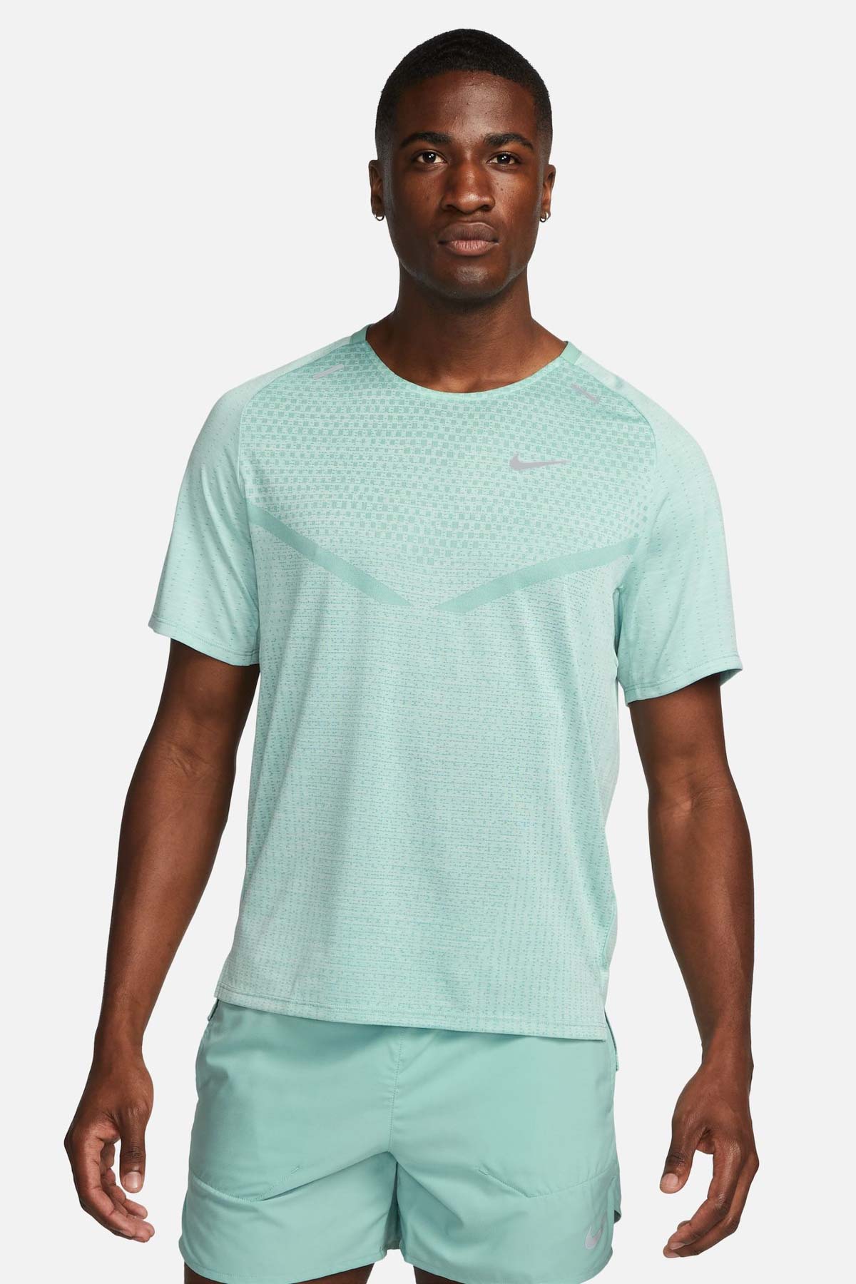 M NK DFADV TECHKNIT ULTRA PASTEL YESIL Erkek Kısa Kol T-Shirt