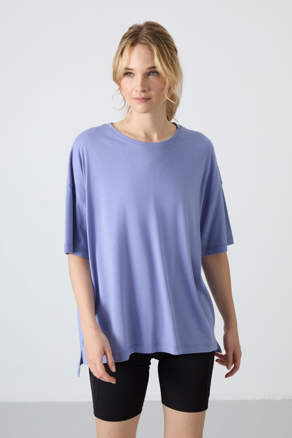 Açık Eflatun Penye Modal Yumuşak Tuşeli Oversize Fit Basic Kadın T-Shirt- 97285