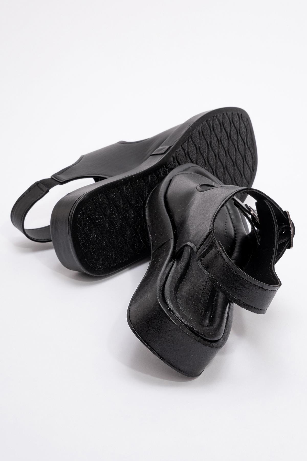 Kadın Çift Tokalı Lastikli Sandalet SİYAH - Görsel 5