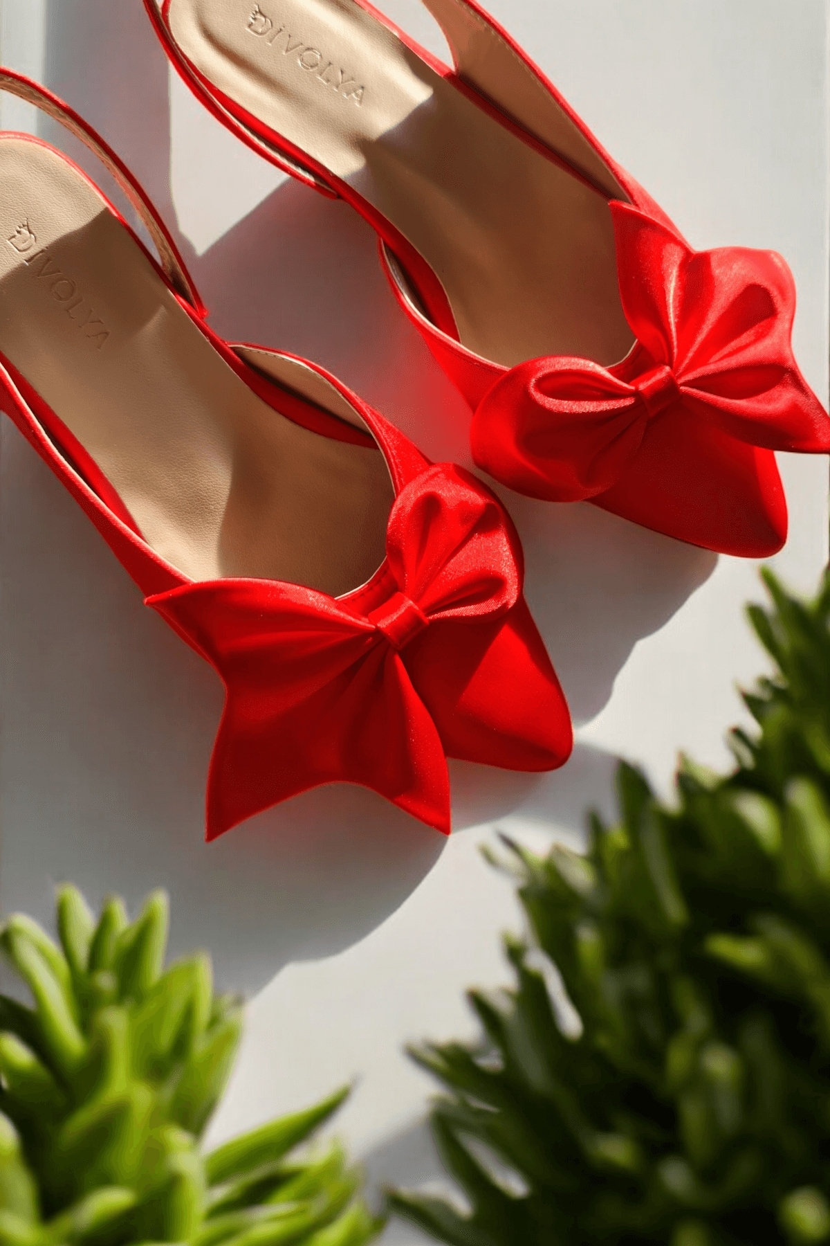 Vina Kırmızı Fiyonklu Saten (2 cm Topuklu) Bilekten Bantlı Sivri Burun Günlük Babet - Görsel 4