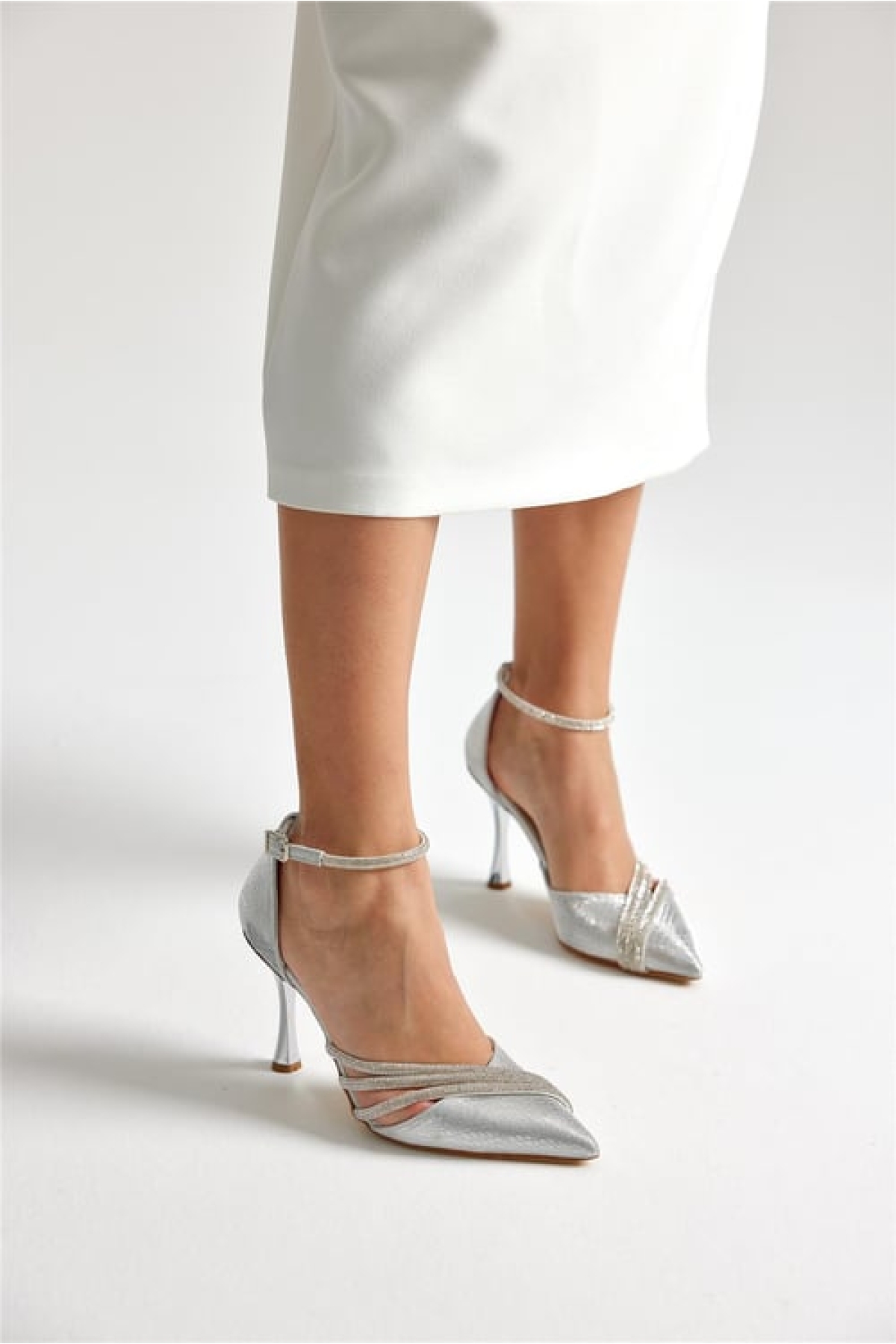 Bilek Bağlı Üç Şerit Taş Detaylı Topuklu Stiletto Kadın Ayakkabı - Görsel 5