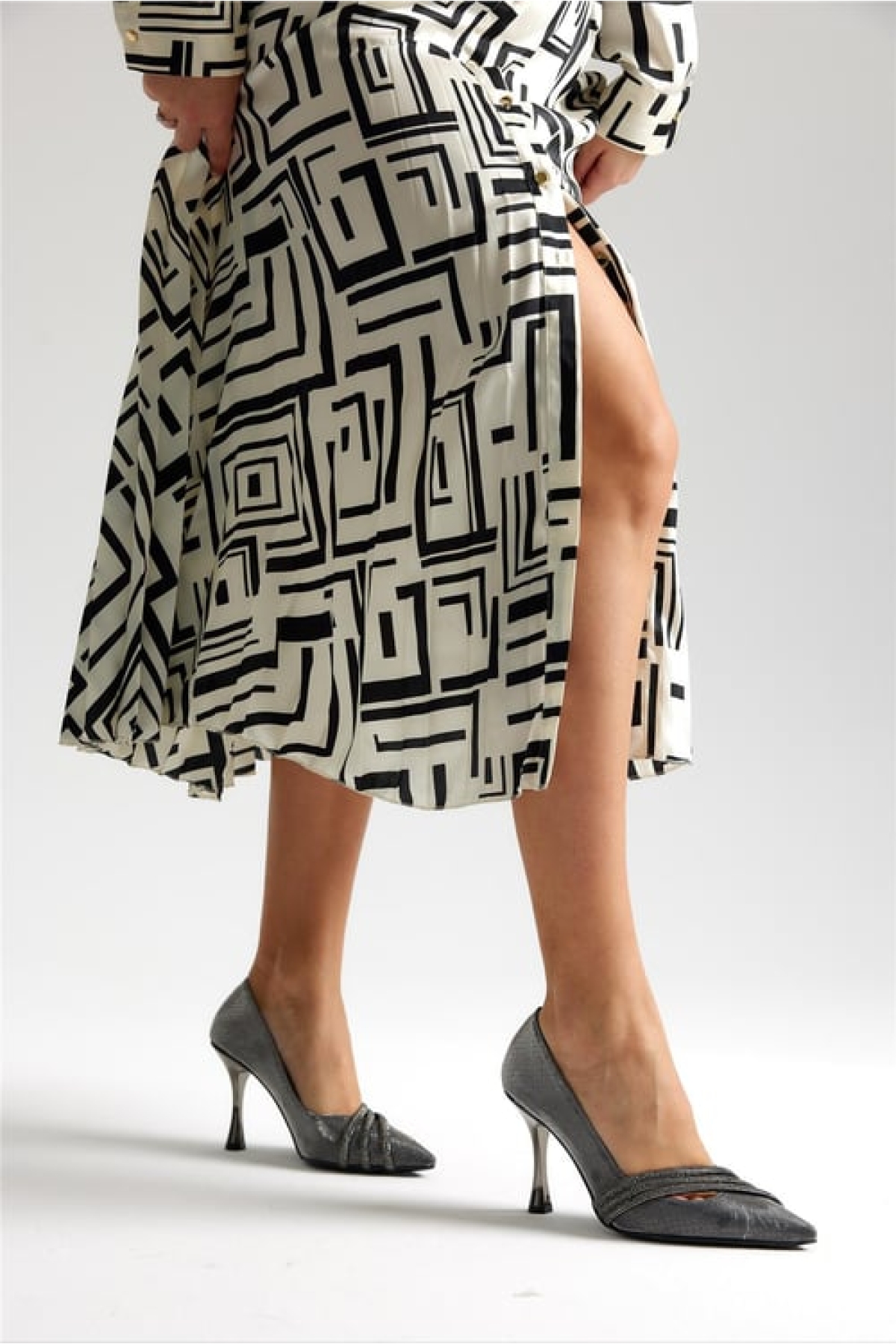 Üç Şerit Taş Detaylı Saten Stiletto Abiye Kadın Topuklu Ayakkabı - Görsel 3