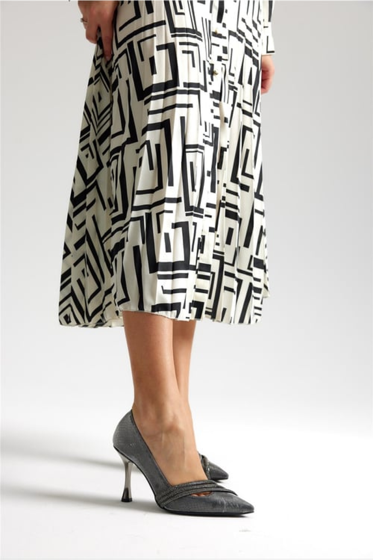 Üç Şerit Taş Detaylı Saten Stiletto Abiye Kadın Topuklu Ayakkabı - Görsel 4