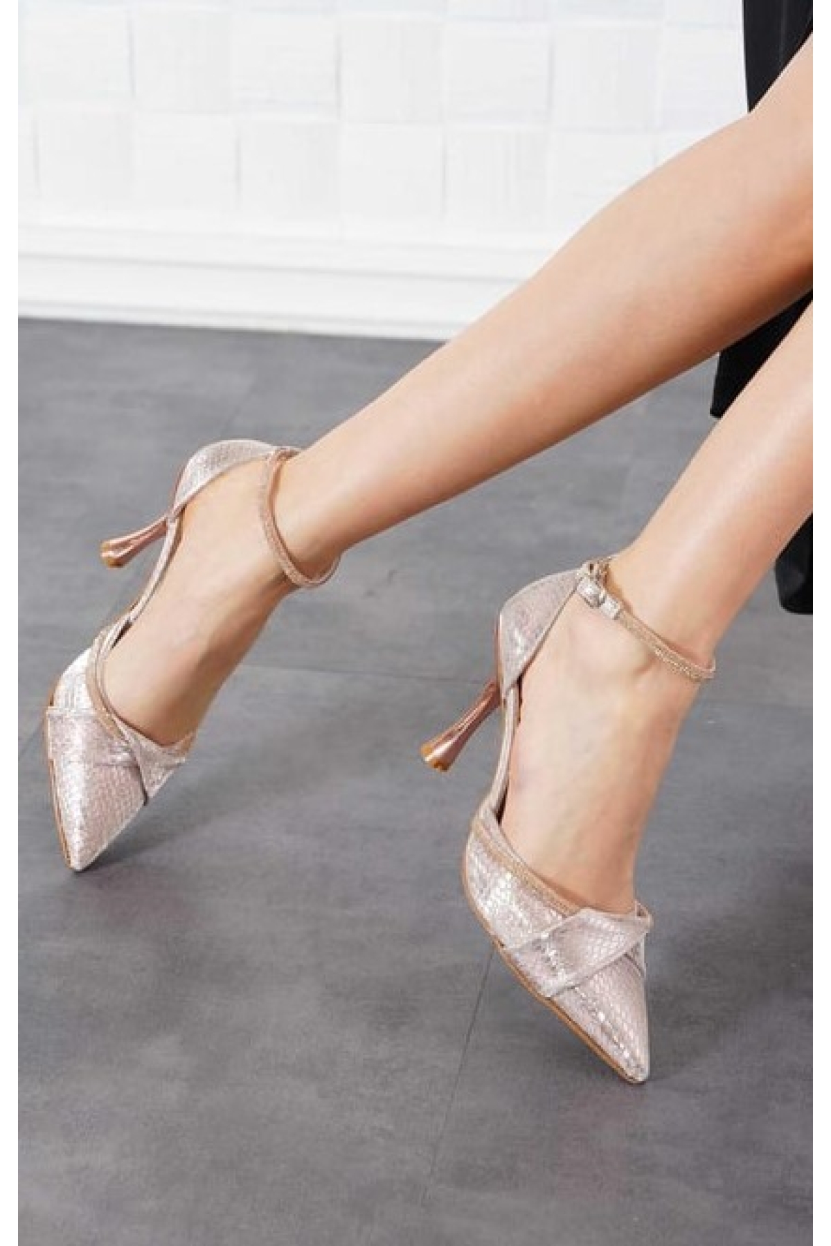 Bilek Şerit Taş Detaylı Topuklu Stiletto Kadın Ayakkabı - Görsel 5