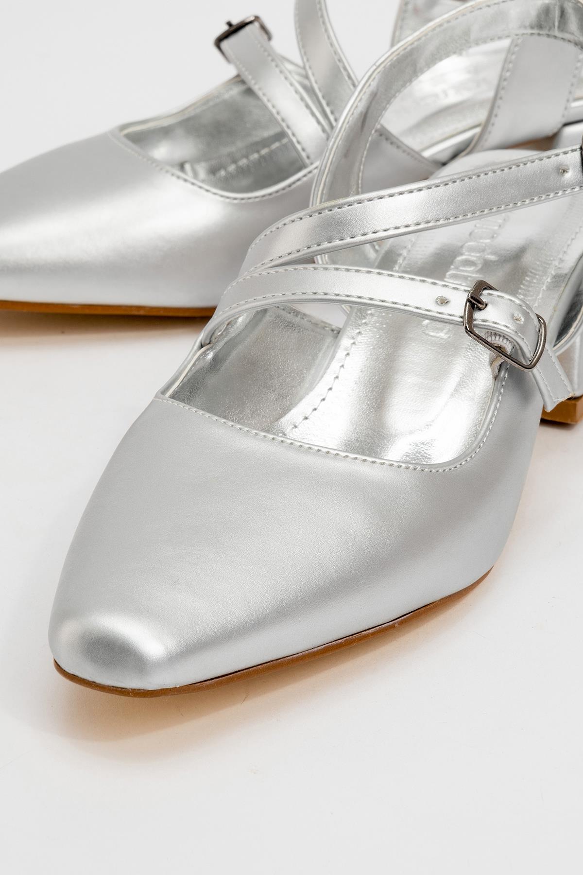 Kadın Arkası Açık 2 Tokalı Topuklu Sandalet GÜMÜŞ CİLT - Görsel 4