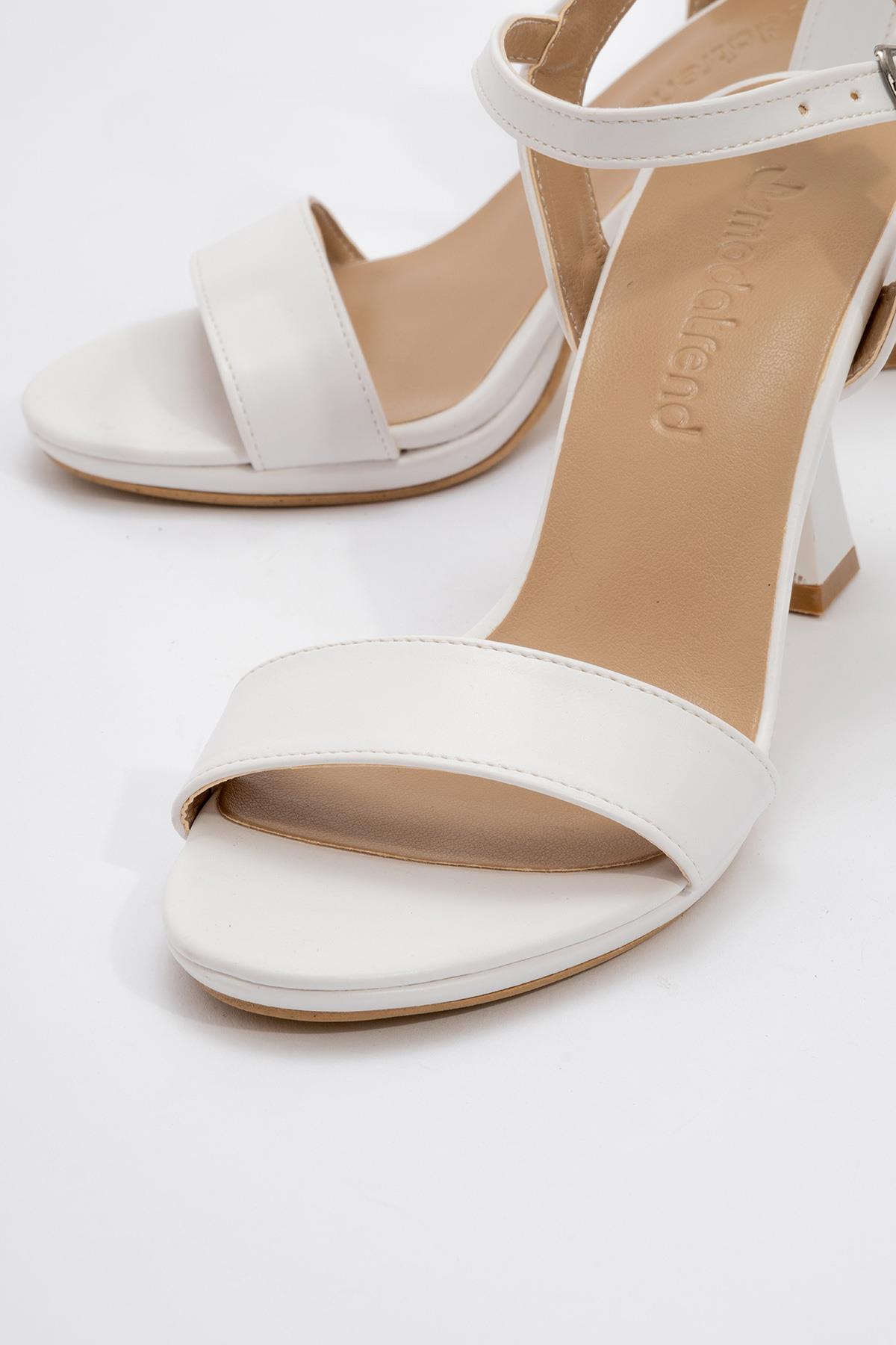 Kadın Tek Bantlı Topuklu Sandalet BEYAZ CİLT - Görsel 4