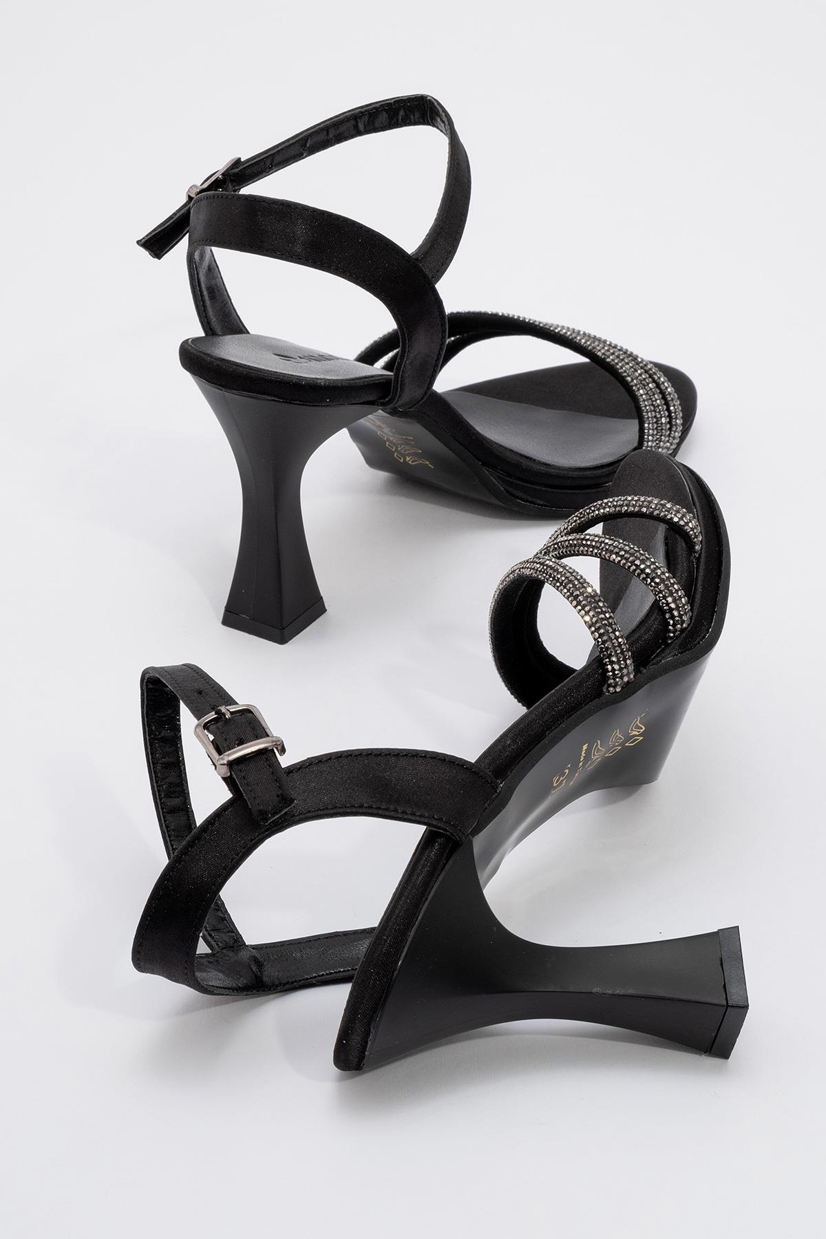 Kadın Biyeli Taşlı Topuklu Sandalet SİYAH SATEN - Görsel 5