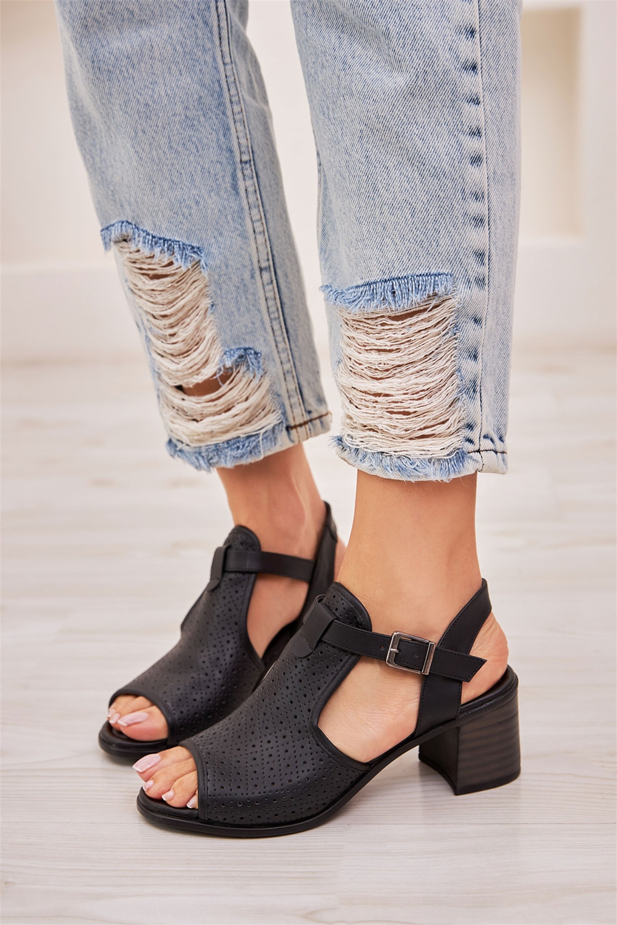 Ortapedik Sandalet Topuklu Kadın Ayakkabı - Görsel 4