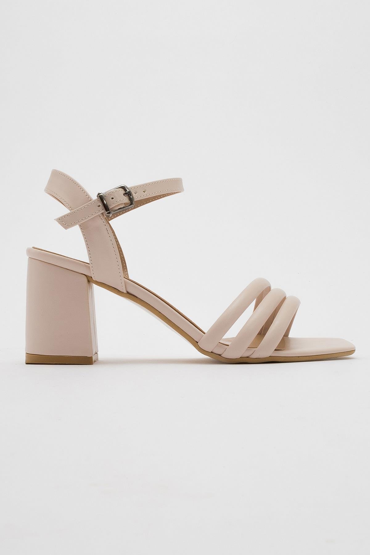 Kadın Küt Burunlu TEN CİLT - Görsel 3