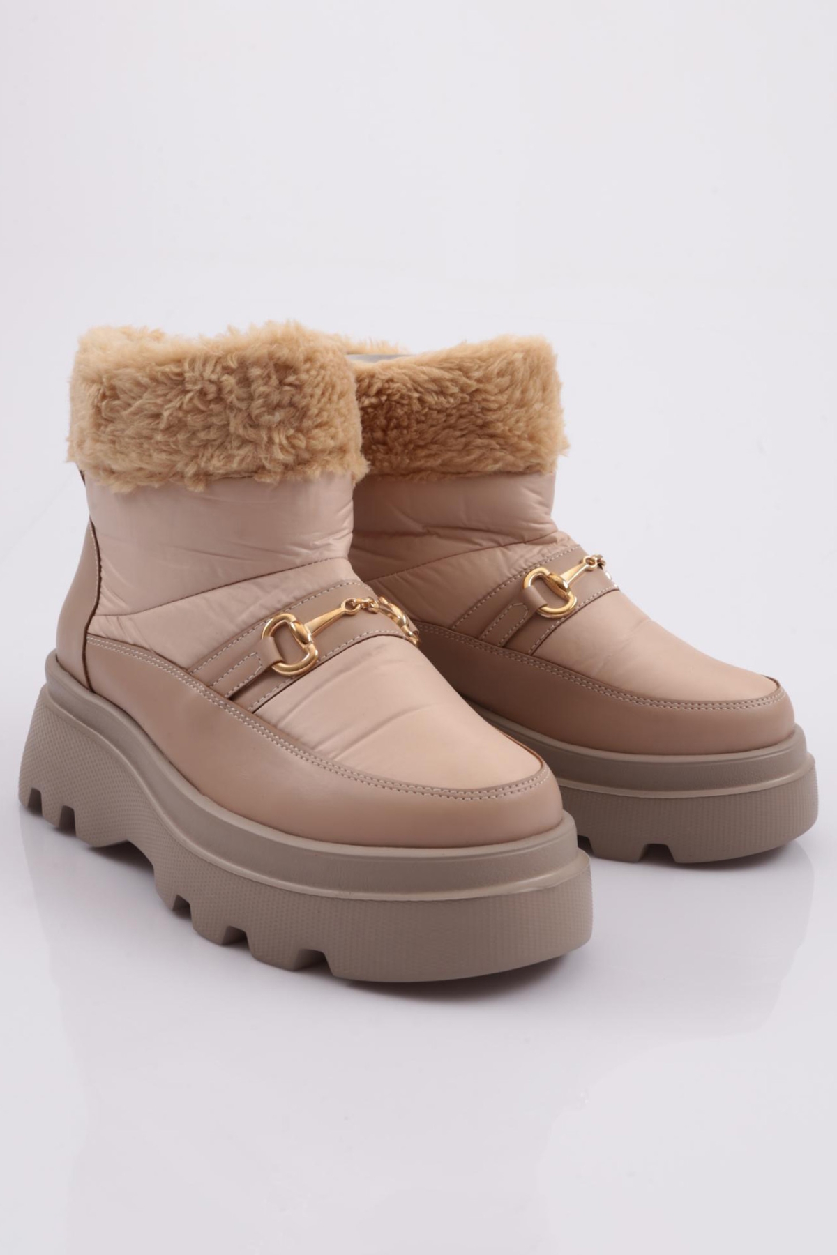 4250 Kadin Sivri Burun Metal Burgu Bantli İnce Topuklu Bot - Görsel 3