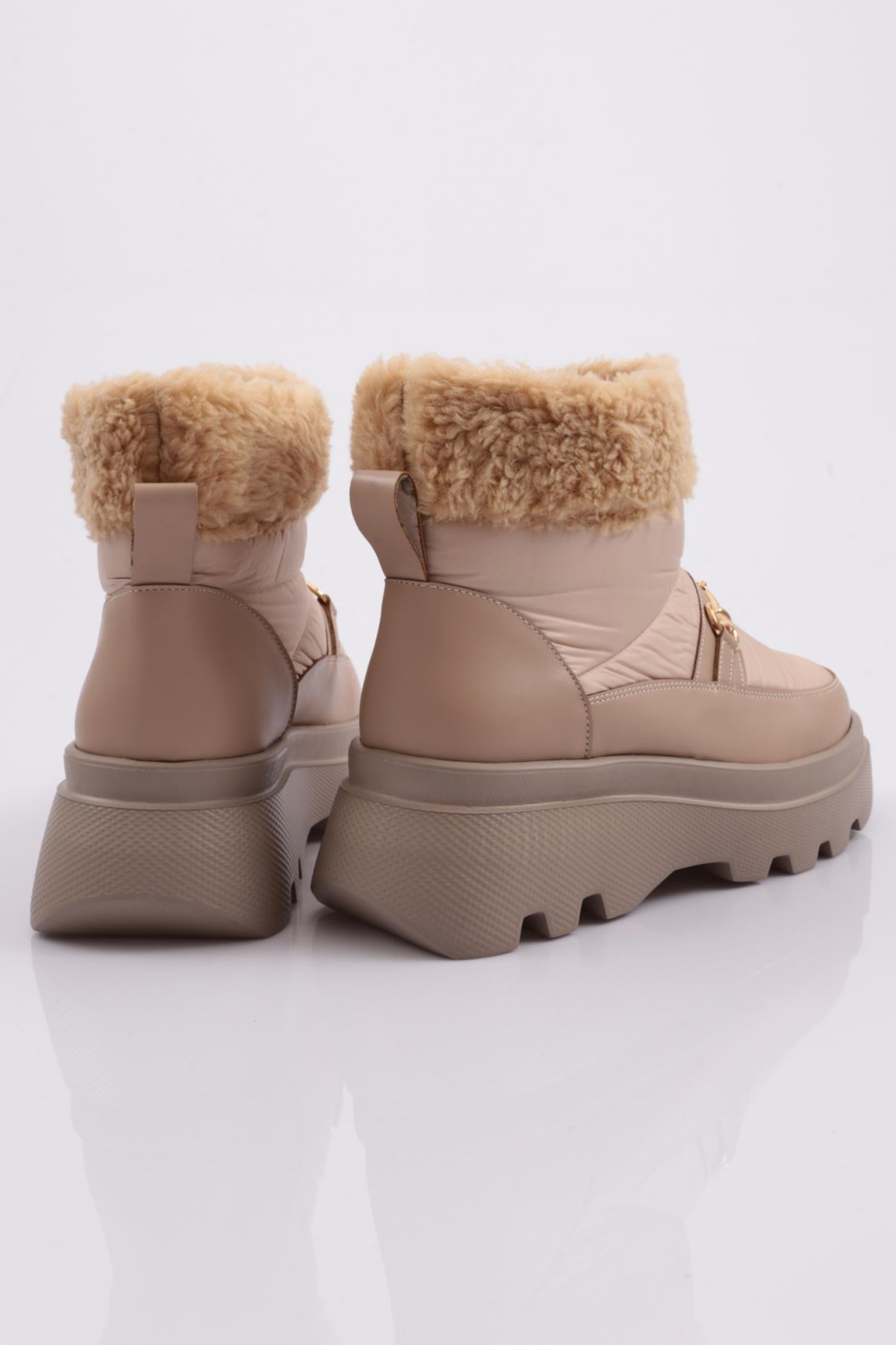 4250 Kadin Sivri Burun Metal Burgu Bantli İnce Topuklu Bot - Görsel 4