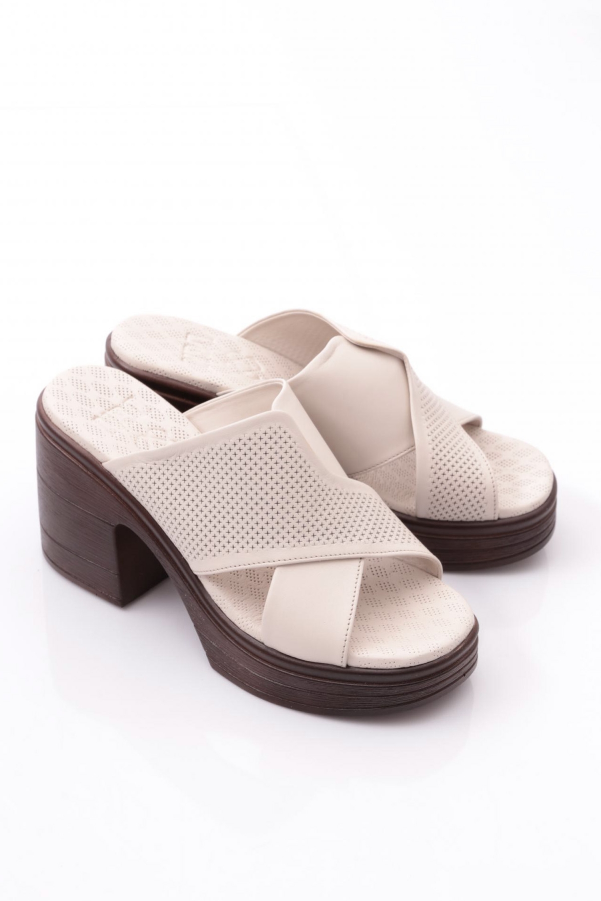 1006 Kadin Çapraz Şeritli Topuklu Terlik - Görsel 3