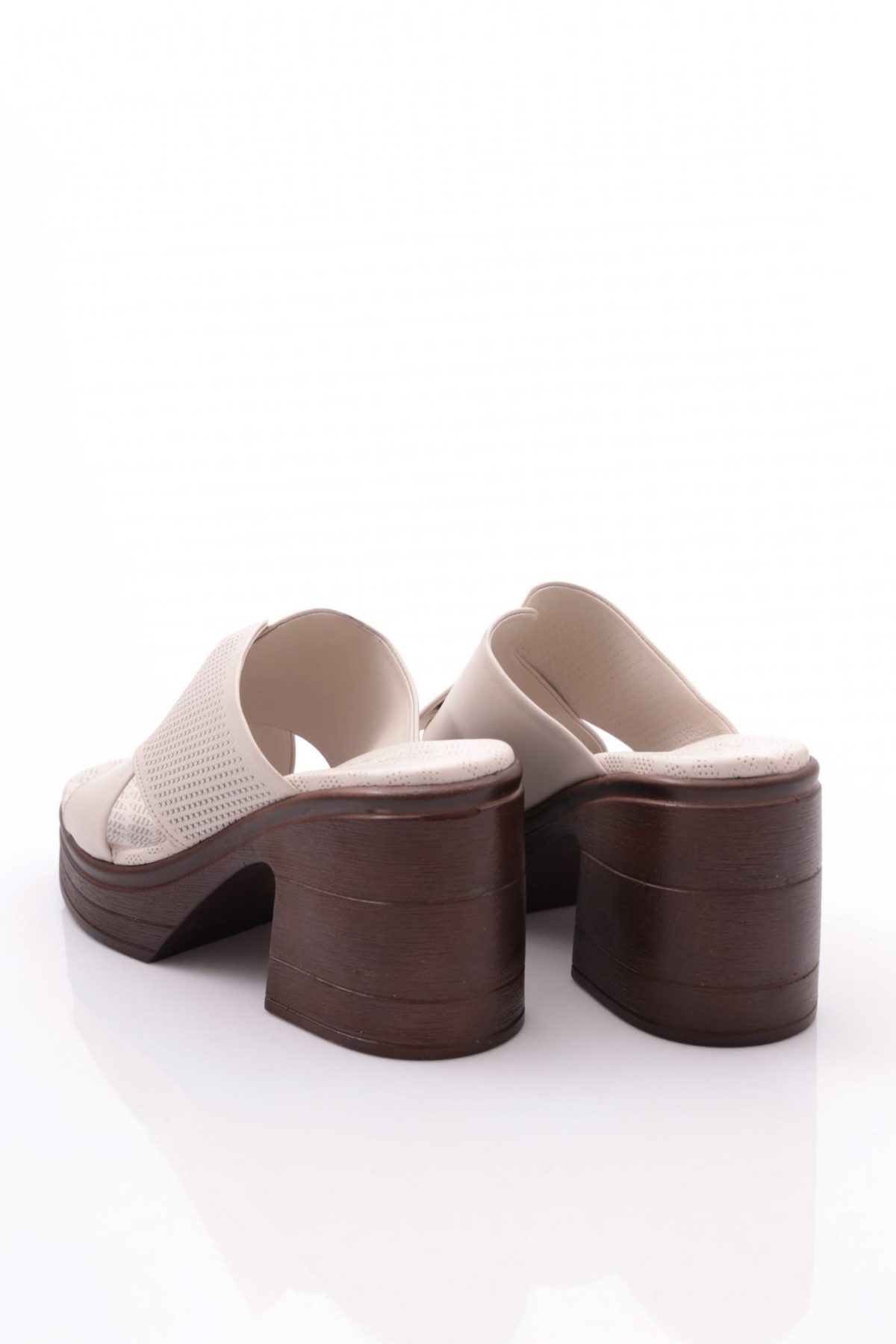 1006 Kadin Çapraz Şeritli Topuklu Terlik - Görsel 4