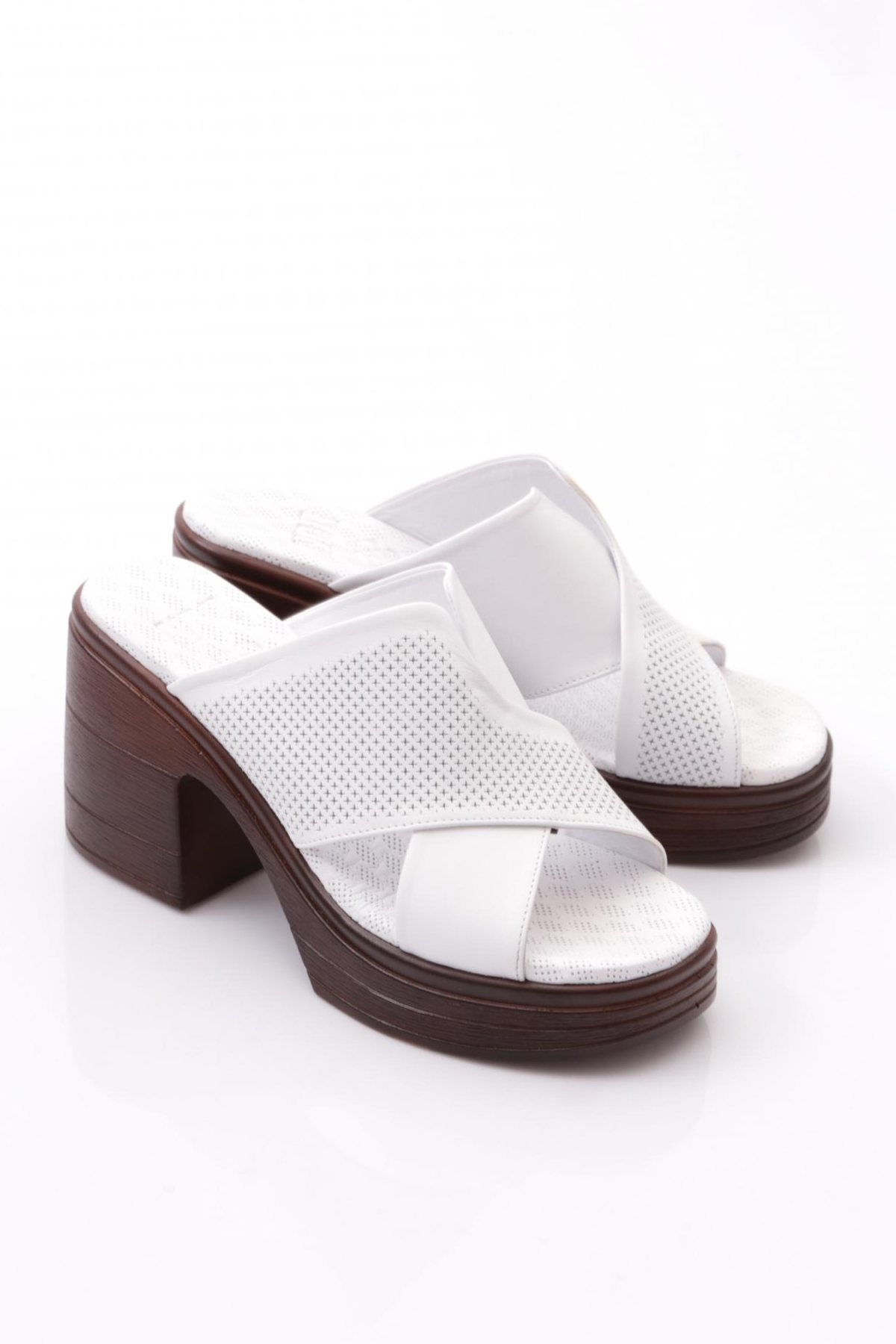Dgn Dgn Beyaz 1006 Kadin Çapraz Şeritli Topuklu Terlik Sandalet & Terlik | Flo Beyaz - 3. görsel