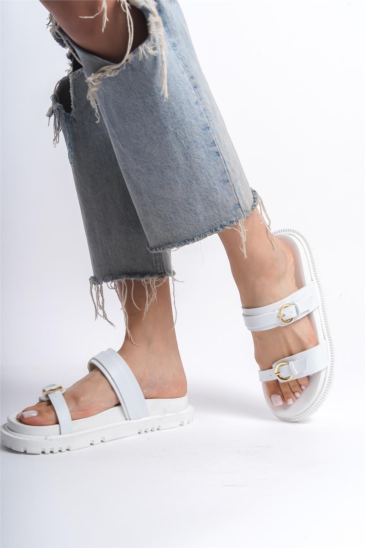 Çift Bantlı Tokalı Kadın Terlik BEYAZ - Görsel 4