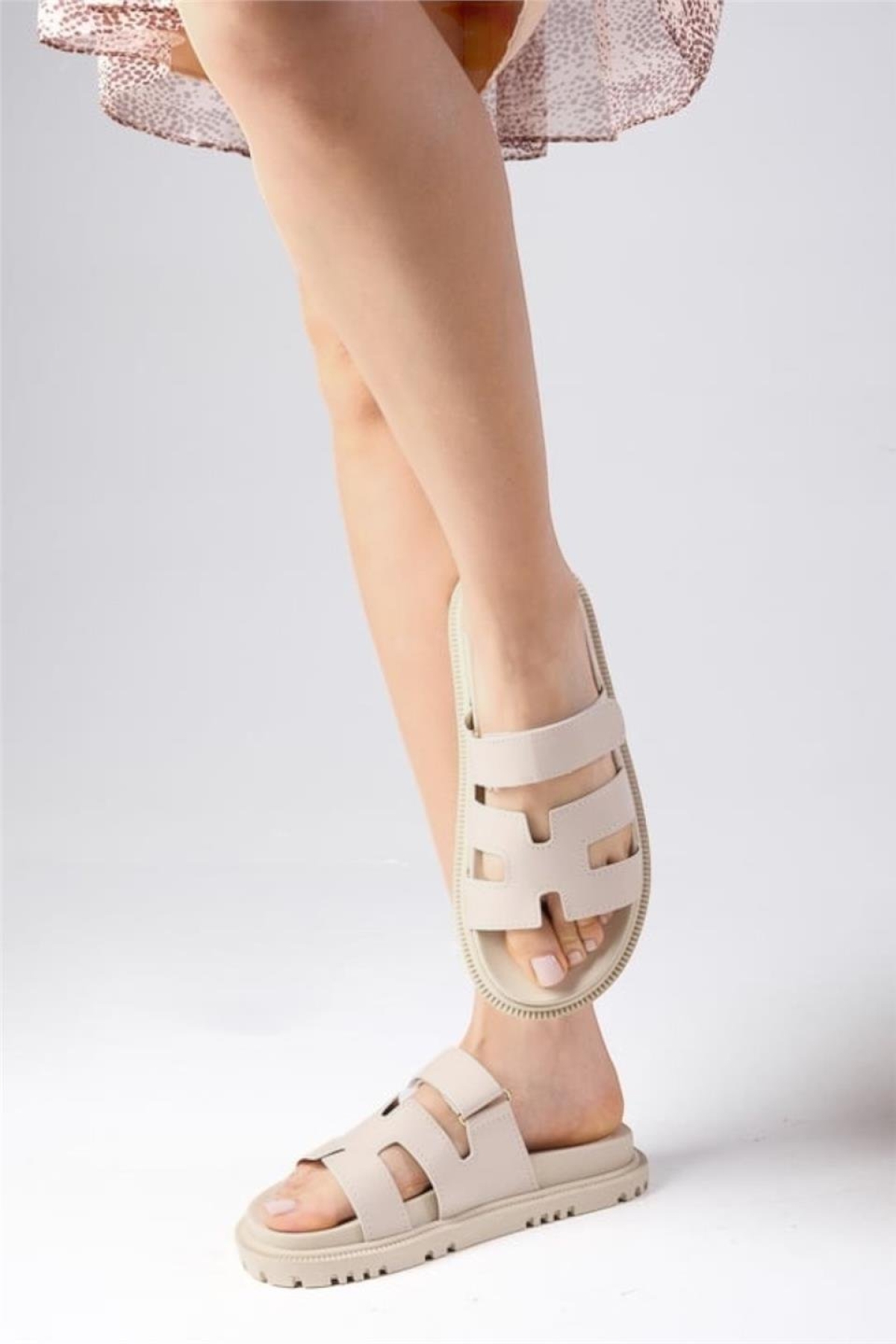 Düz Tabanlı Cırtlı Yazlık Günlük Terlik BEJ - Görsel 6