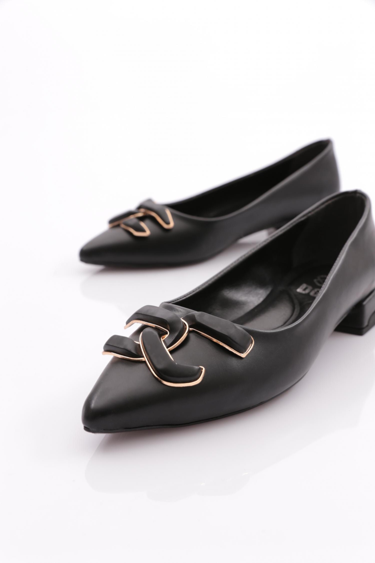 2606 Kadin Sivri Burun Metal Tokali Babet - Görsel 5