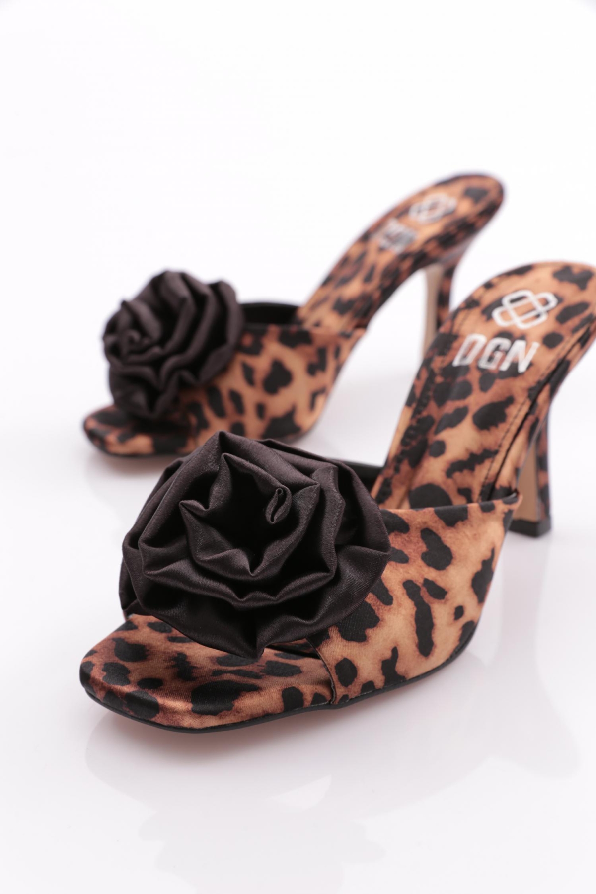 6305 Kadin Gül Detayli Topuklu Terlik - Görsel 5