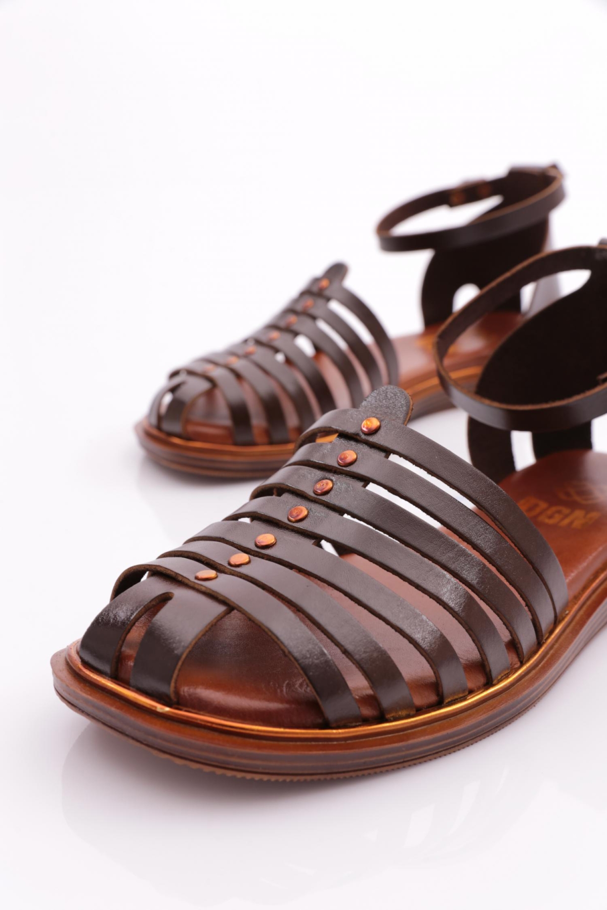 301 Kadin Bilekten Kemer Bağlamali Arkasi Kapali Sandalet - Görsel 5