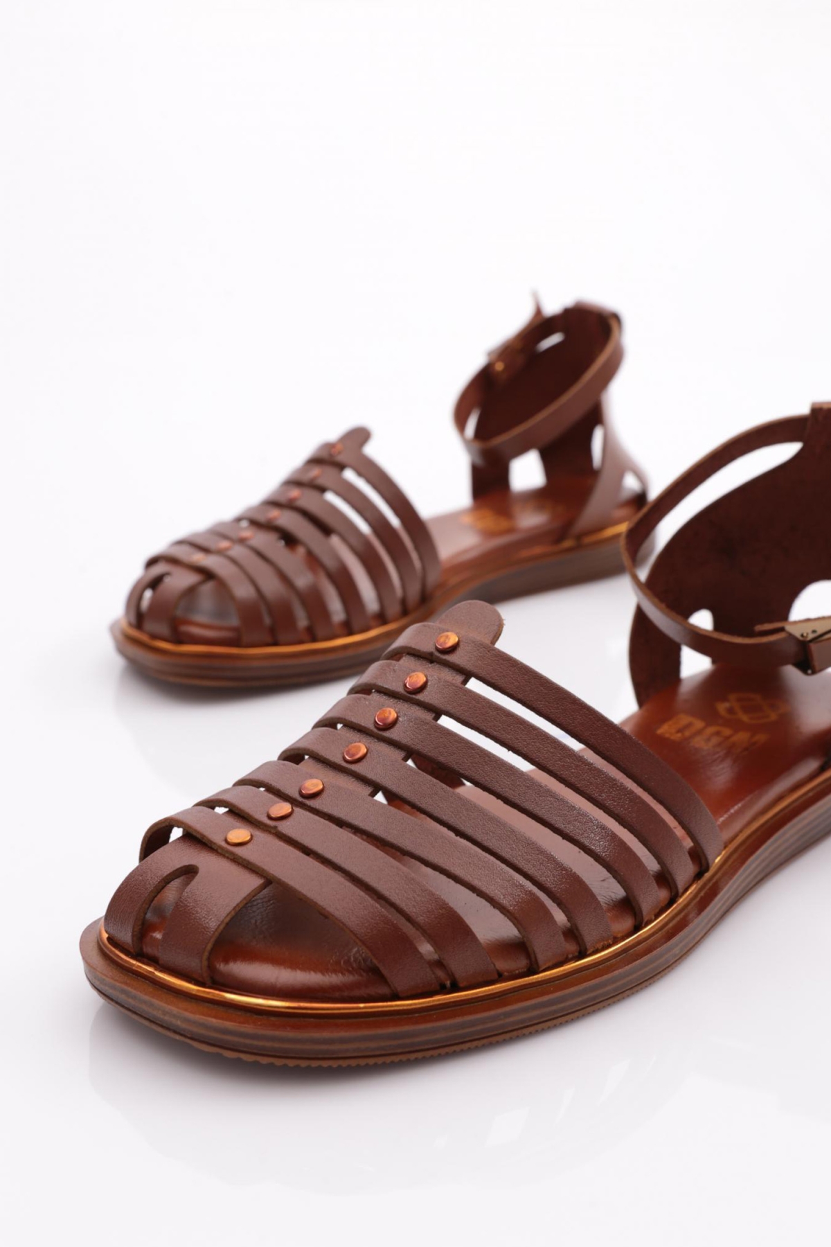 301 Kadin Bilekten Kemer Bağlamali Arkasi Kapali Sandalet - Görsel 5