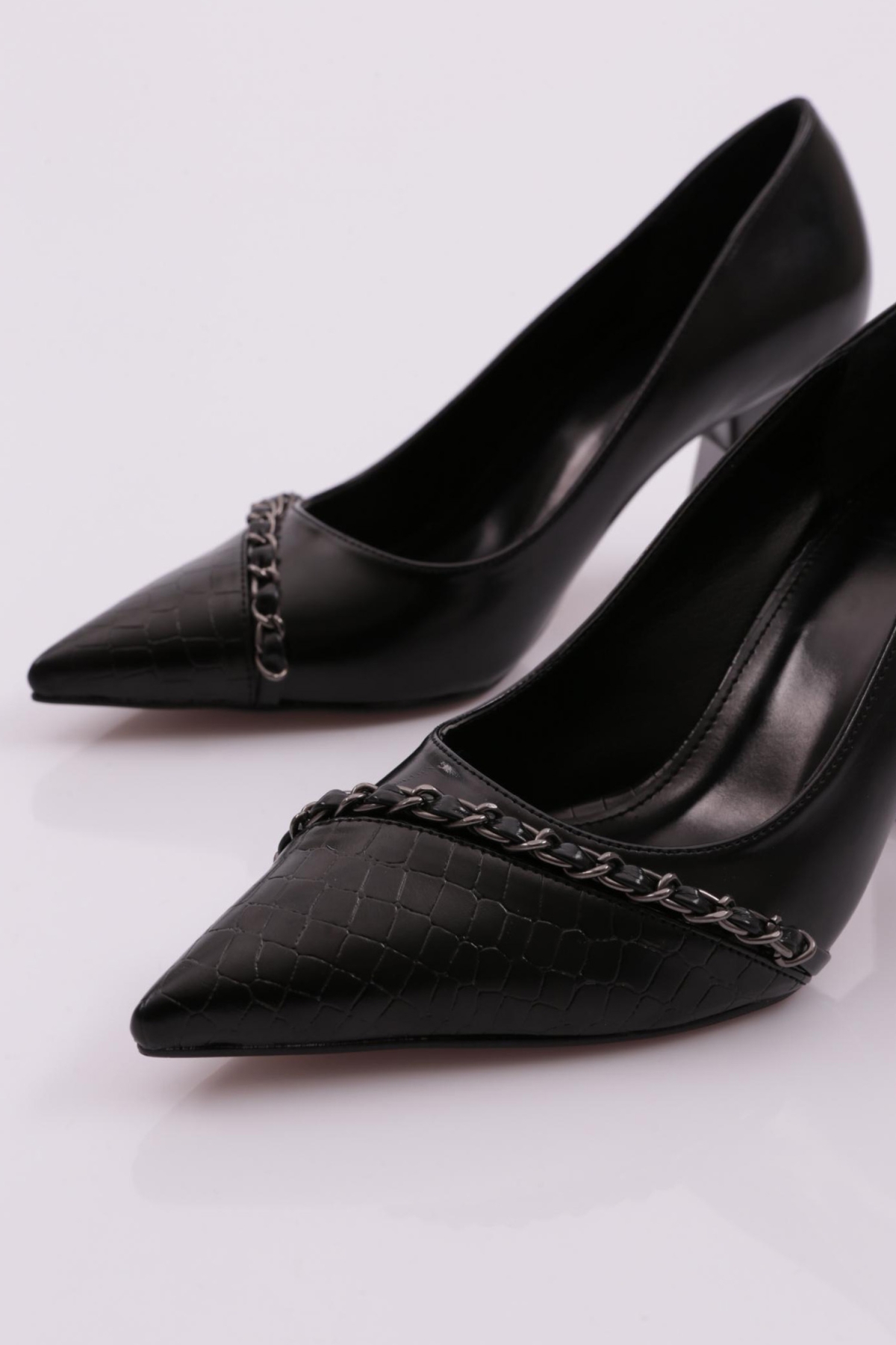 30910 Kadin Zincir Detayli Topuklu Ayakkabi - Görsel 5