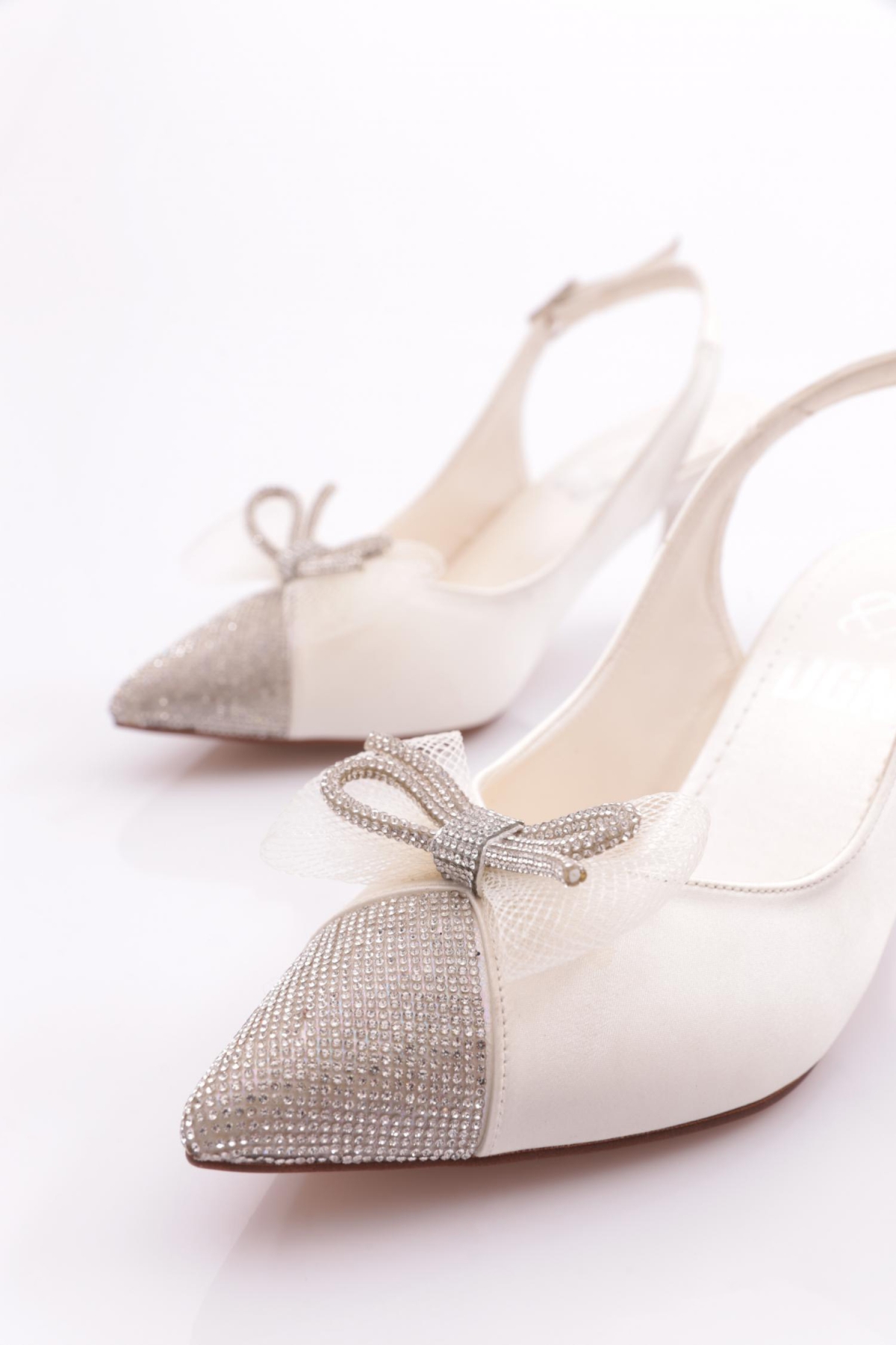 K929 Kadin Sivri Burun Kurdela Detayli Topuklu Ayakkabi - Görsel 5