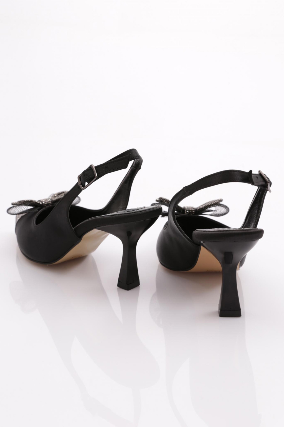 K929 Kadin Sivri Burun Kurdela Detayli Topuklu Ayakkabi - Görsel 4