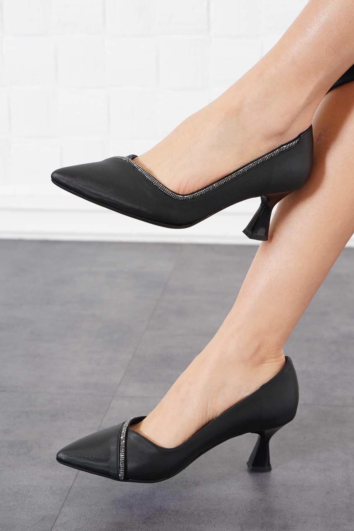 Şerit Taşlı Kadın 7 cm Stiletto Saten Kumaş Ayakkabı - Görsel 3