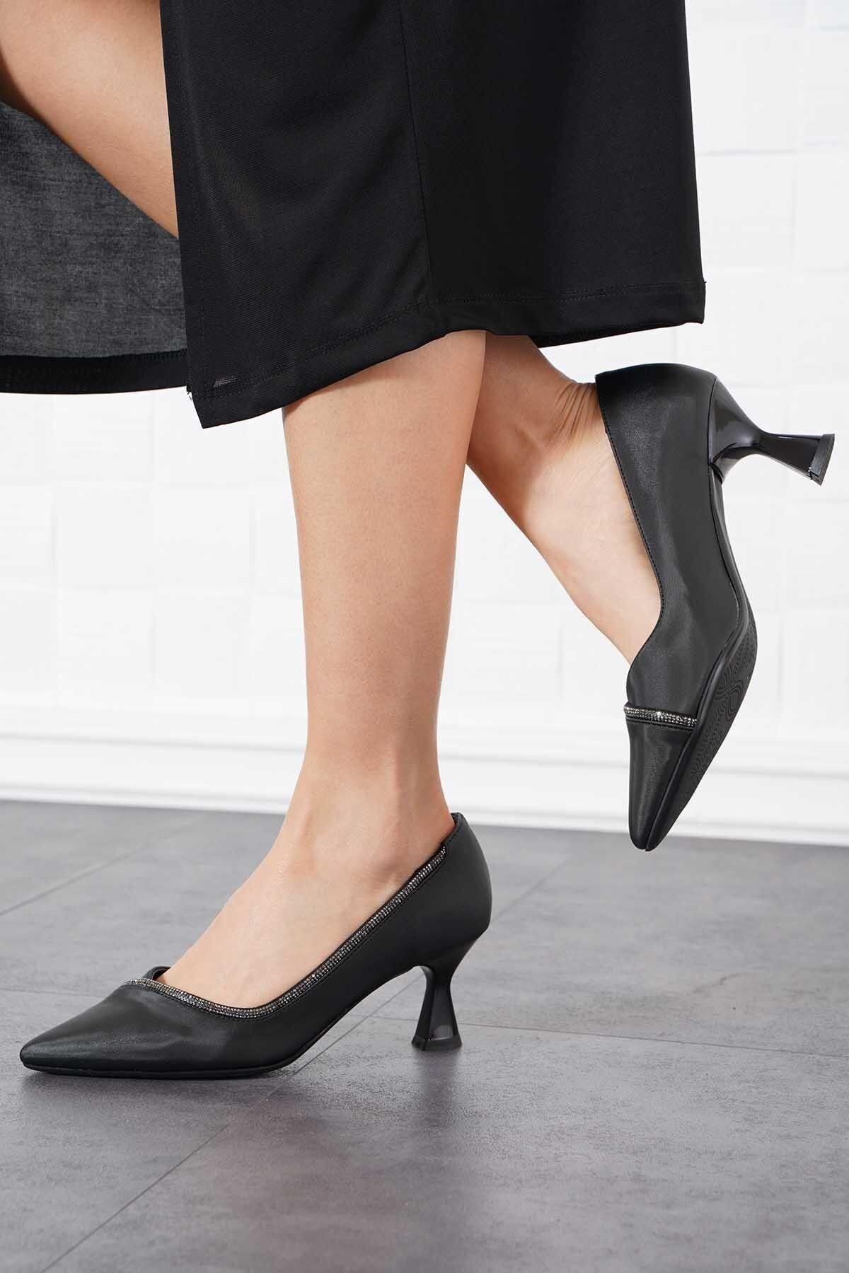 Şerit Taşlı Kadın 7 cm Stiletto Saten Kumaş Ayakkabı - Görsel 4