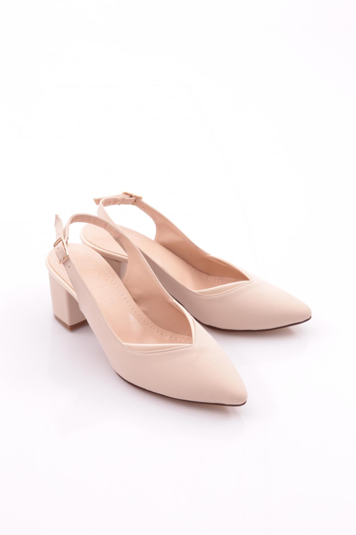 K600 Kadin Arkasi Açik Sivri Burun Topuklu Ayakkabi - Görsel 3