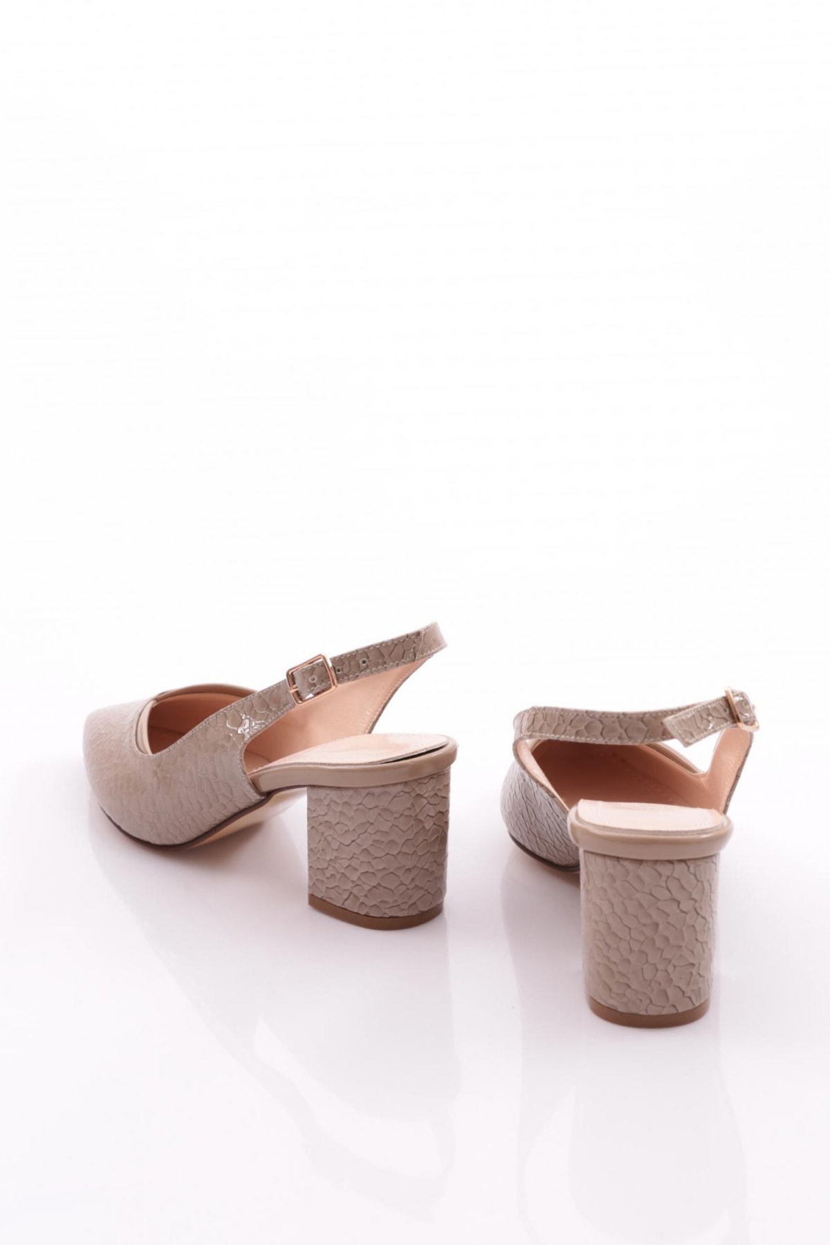 K600 Kadin Arkasi Açik Sivri Burun Topuklu Ayakkabi - Görsel 4