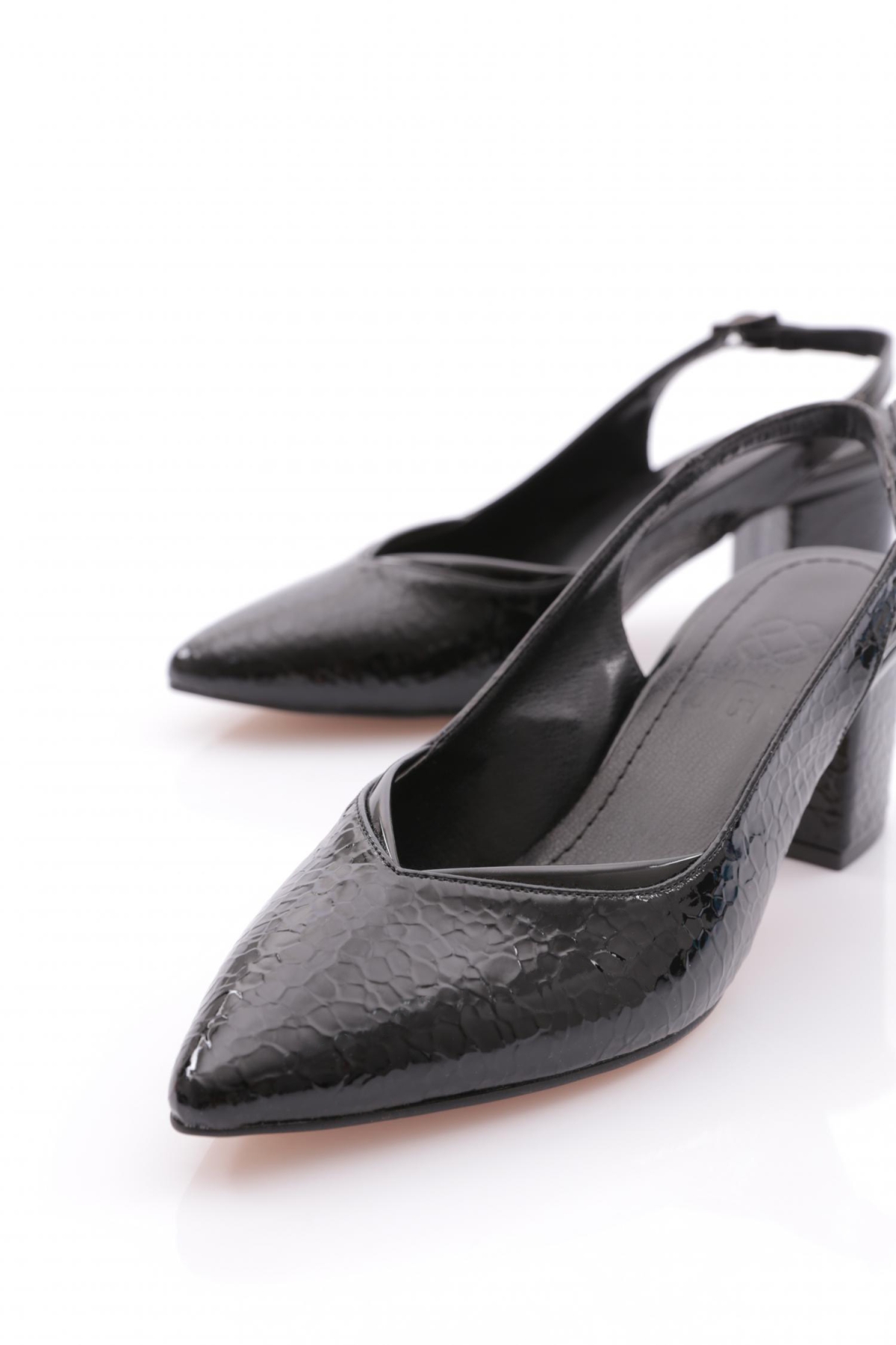 K600 Kadin Arkasi Açik Sivri Burun Topuklu Ayakkabi - Görsel 5