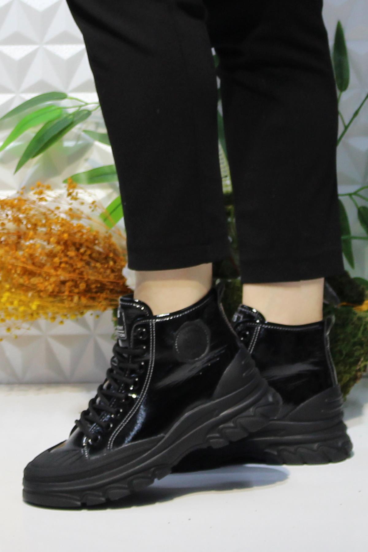 24K311-4 Siyah Rugan Orijinal Ürün Yumuşak Esnek Kaymaz Taban Kadın Bot - Görsel 4