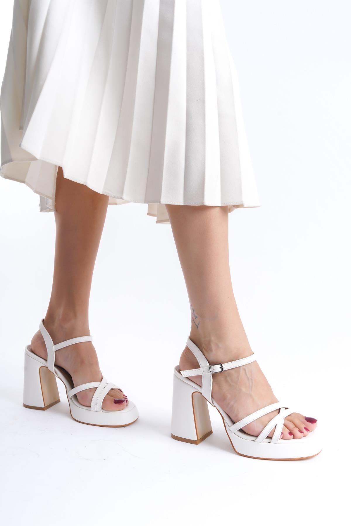 Olga Beyaz Mat Yüksek Kalın Platform Topuklu Ayakkabı - Görsel 2