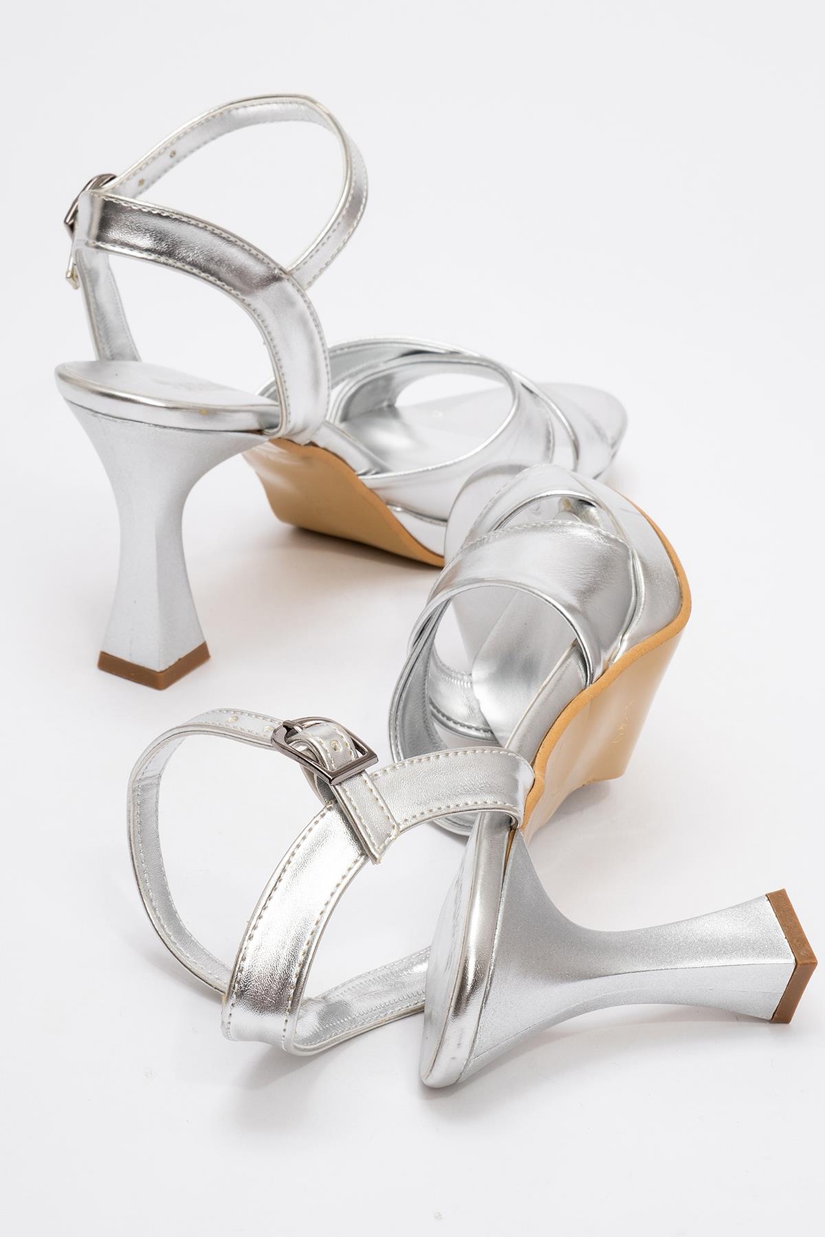 Kadın Çapraz Bantlı Topuklu Sandalet GÜMÜŞ ZRA - Görsel 3