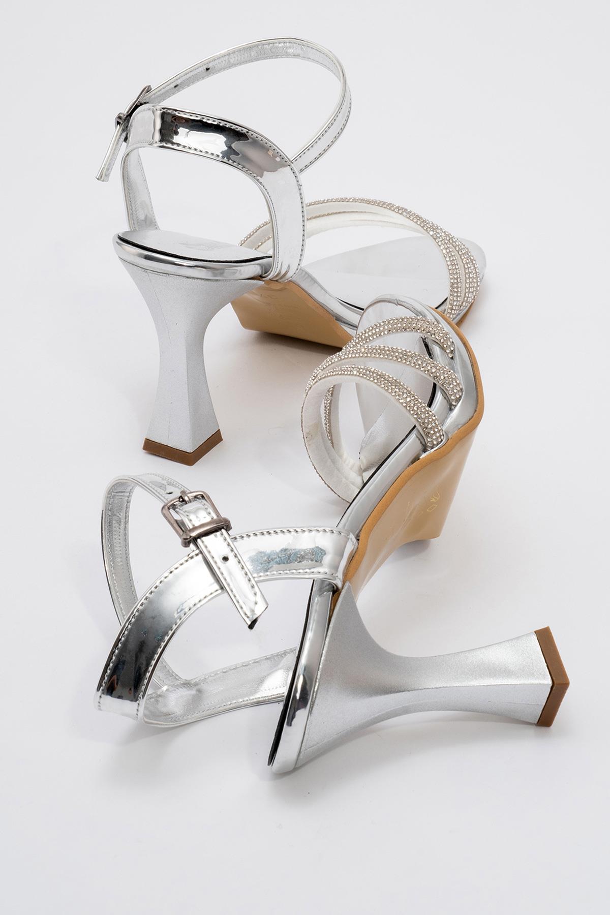 Kadın Biyeli Taşlı Topuklu Sandalet GÜMÜŞ AYNA - Görsel 5