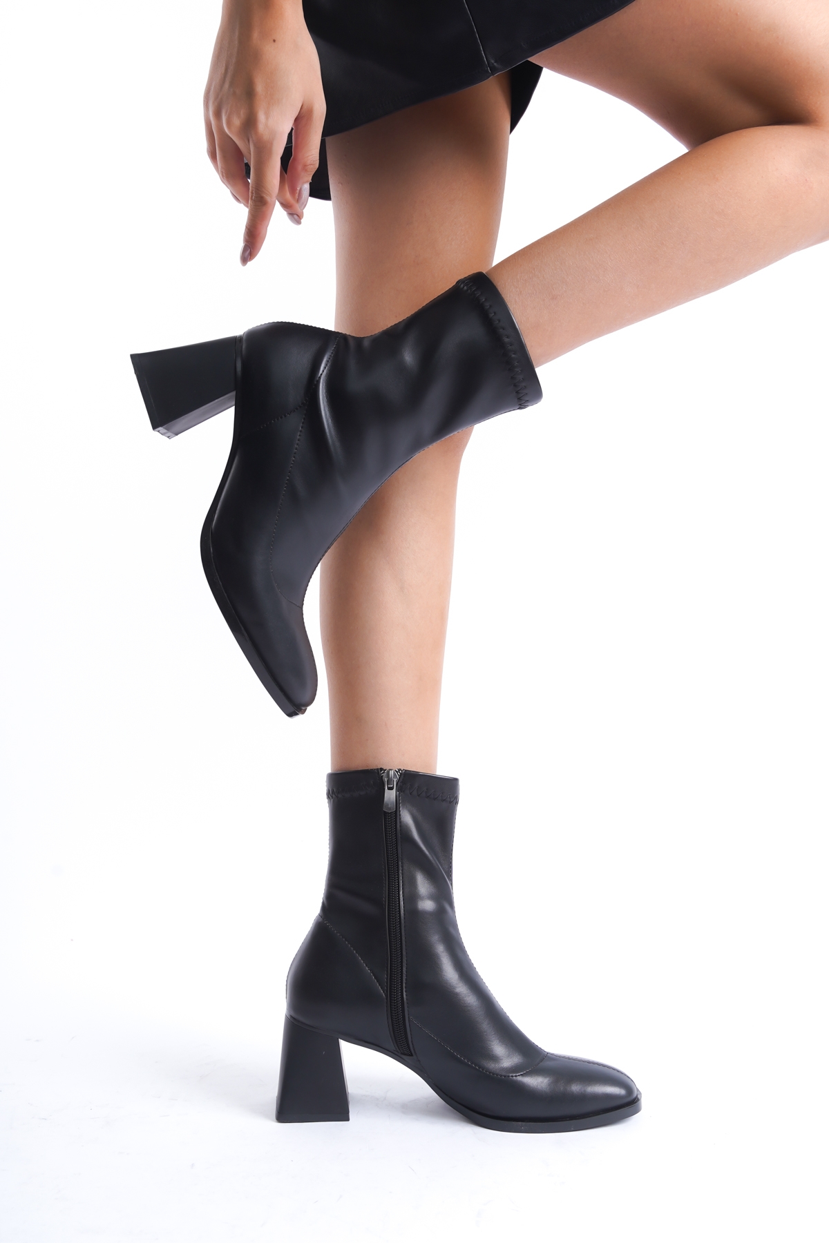 Garantili D029 Kadın Streç Bilekli Orta Boy Topuklu Bot - Görsel 4