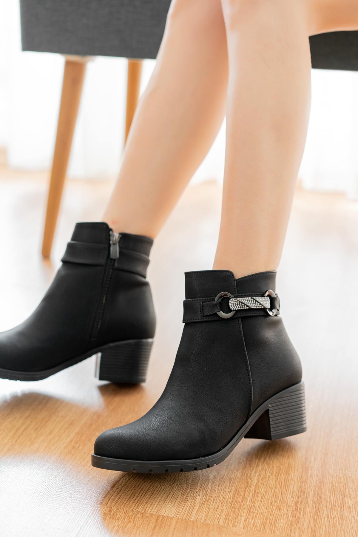 Just Siyah Yanı Taş Tokalı (5 cm Topuklu ) Yuvarlak Burun Topuklu Bot - Görsel 6