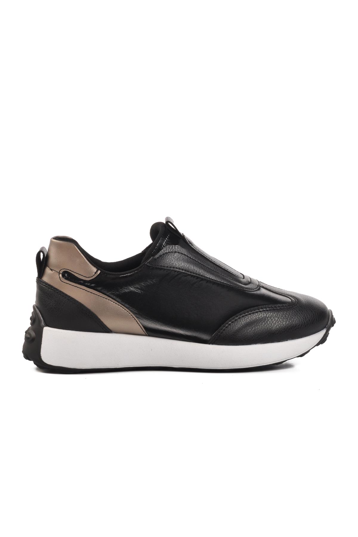 7539 Siyah-Beyaz Slip-On Kadın Sneaker