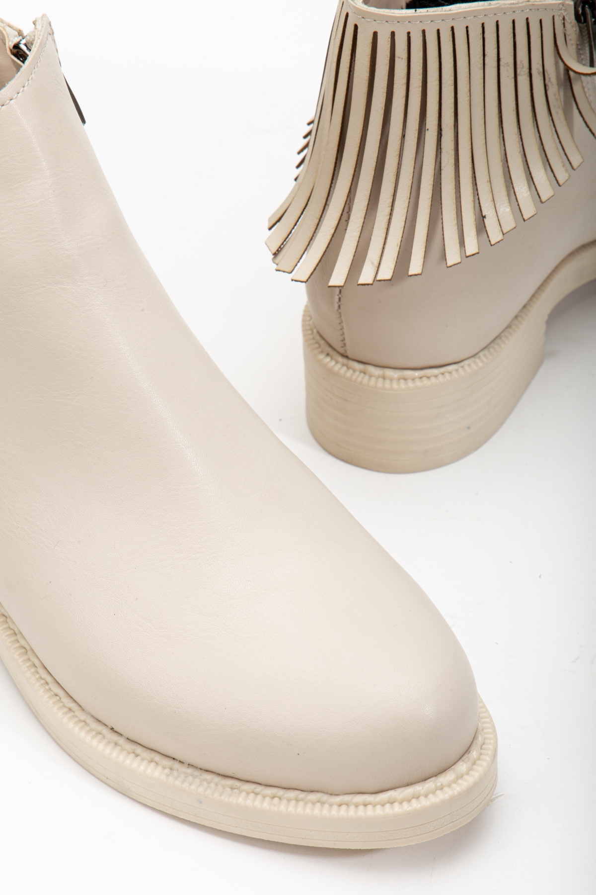 Kadın Ten Cilt Termo Taban Püskül Detaylı Fermuarlı Kısa Topuklu Bot - Görsel 5